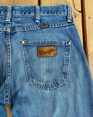 Vintage 2000s Wrangler Boot Cut Medium Blue Wash Jeans size 30