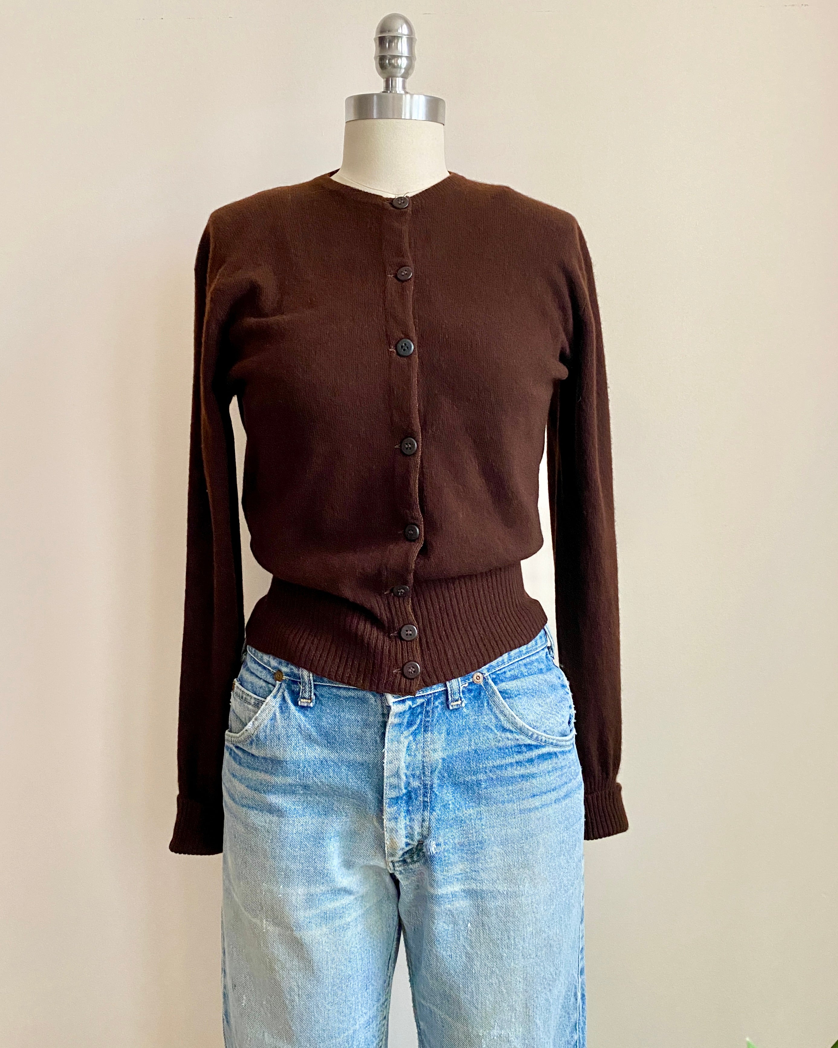 Vintage 1940s DRUMLANRIG Chocolate Brown Cashmere Cardigan Made in Hawick Scotland Small 4
