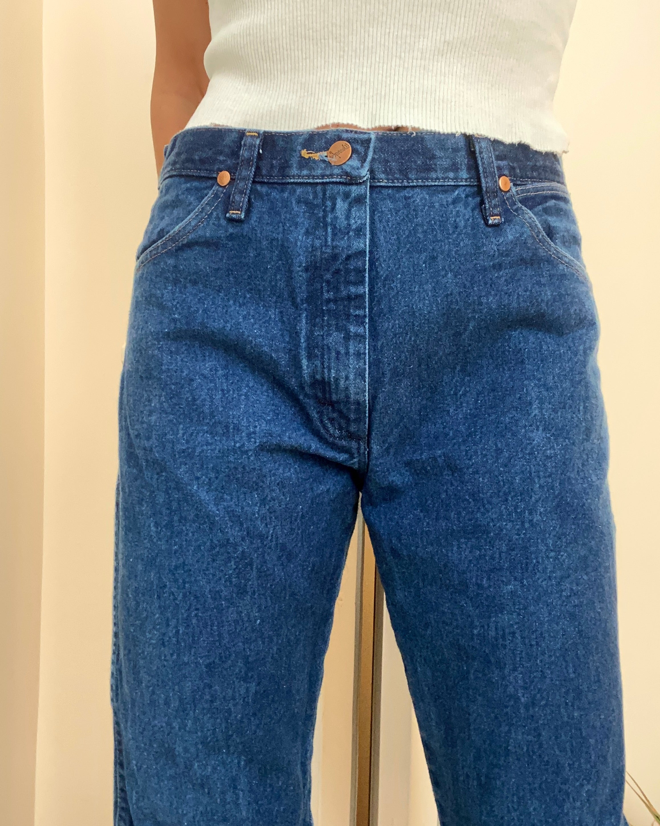Vintage Wrangler 1990s High Waist Straight Leg Dark Blue Wash Jeans 29 to 30