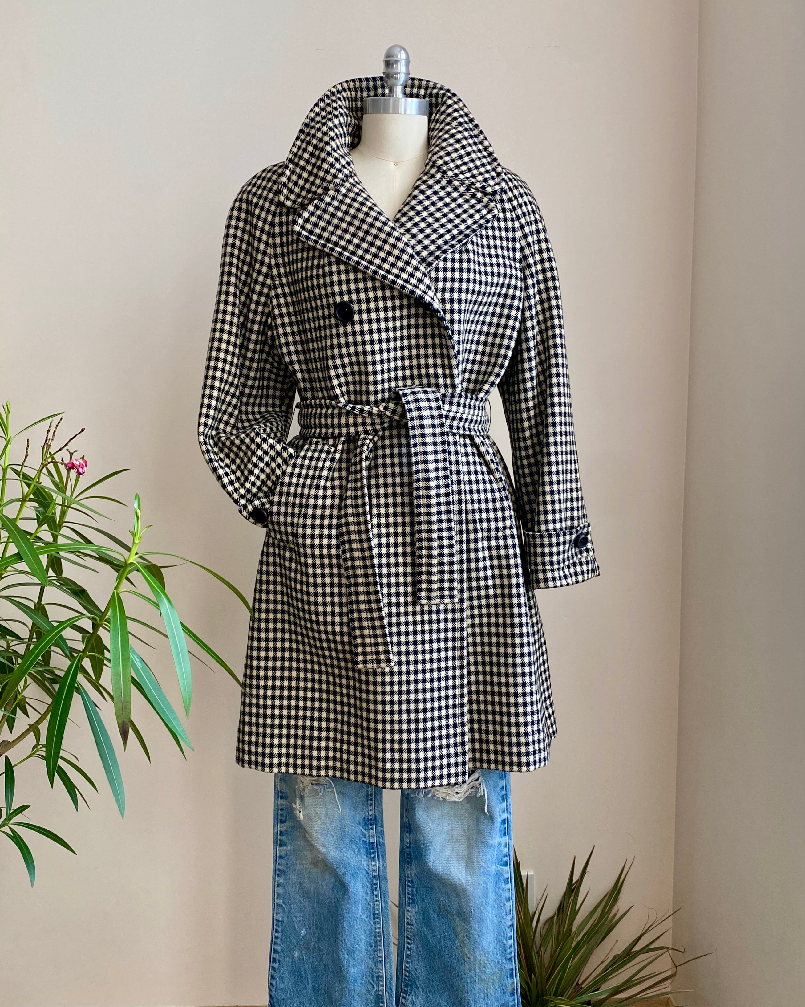 Vintage 1960s MAC CALLUM Black & Ivory Wool Scottish Tweed Check Double Breasted Coat With Belt S or M