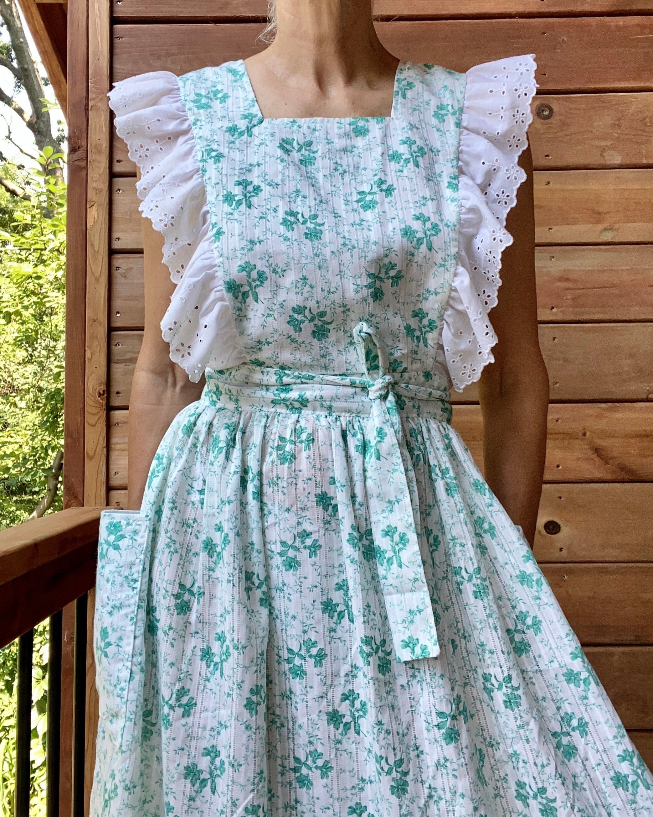 Vintage Pinafore Green Floral and Eyelet Dress  M L