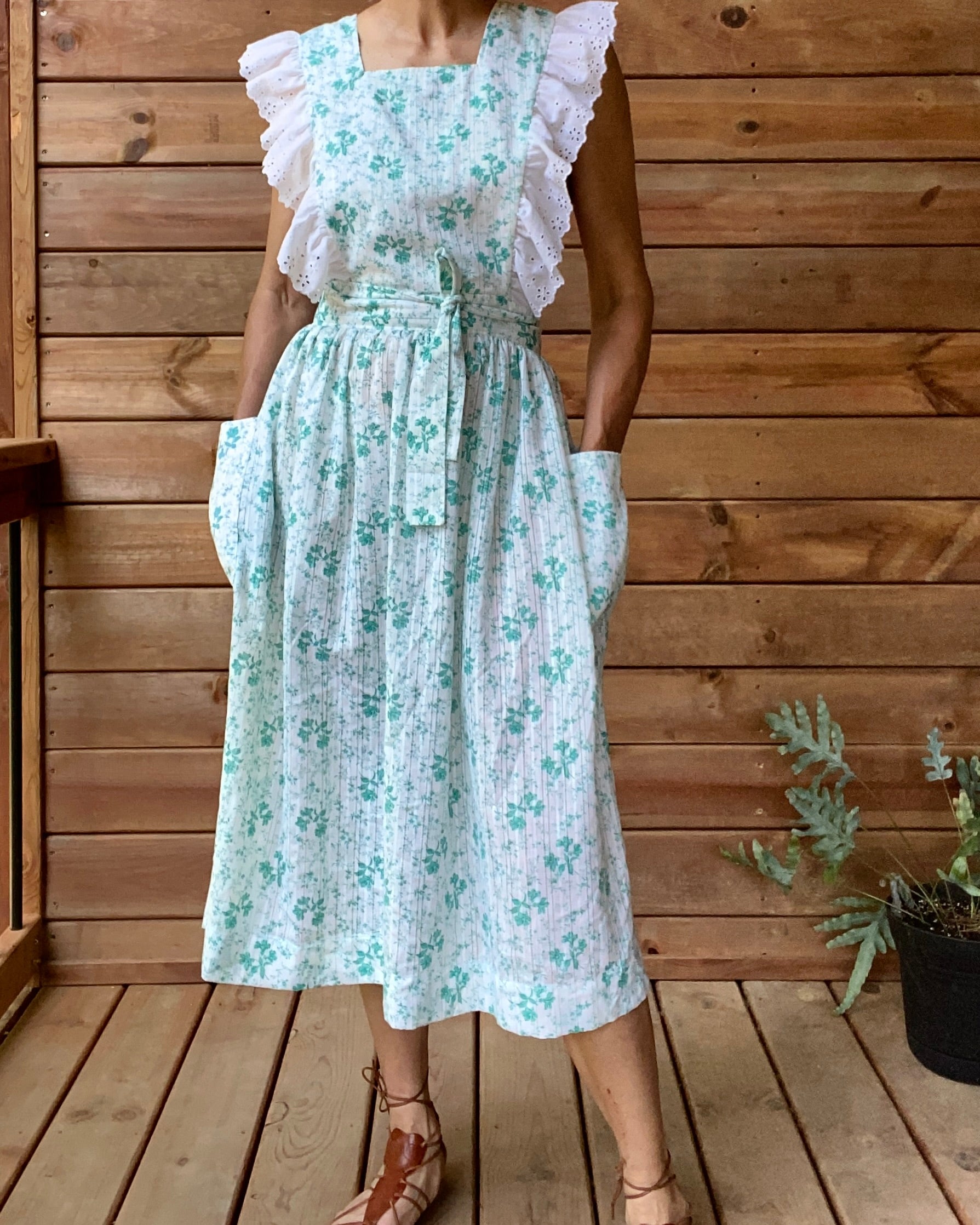 Vintage Pinafore Green Floral and Eyelet Dress  M L