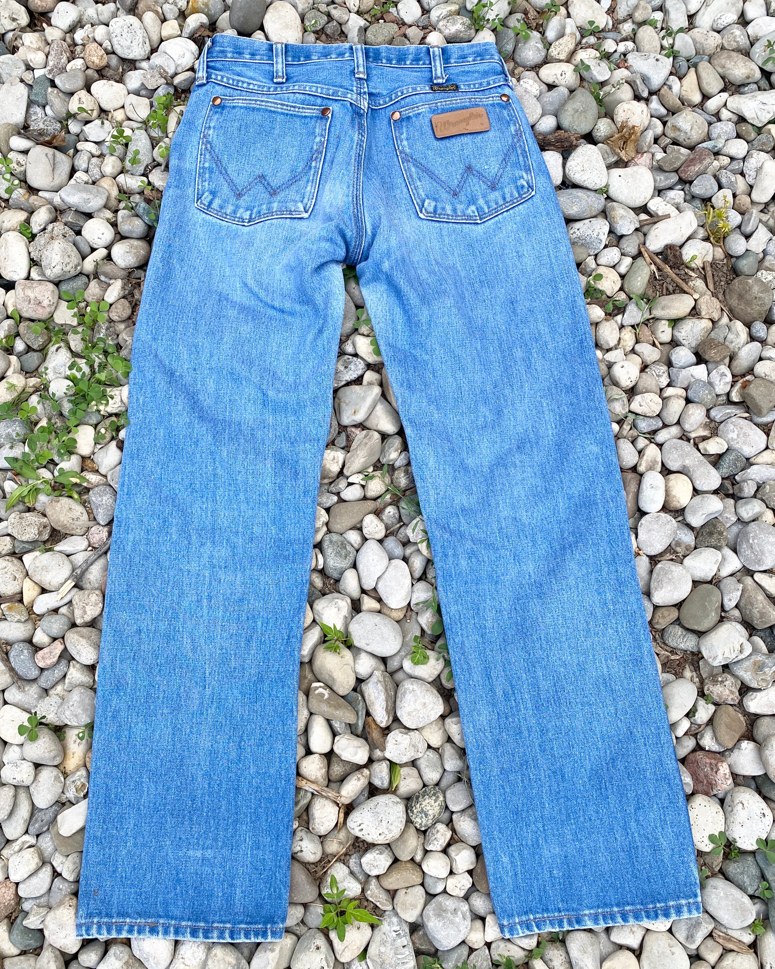 Vintage Wrangler 1970s Medium Blue Wash Jeans size 27 Made in USA