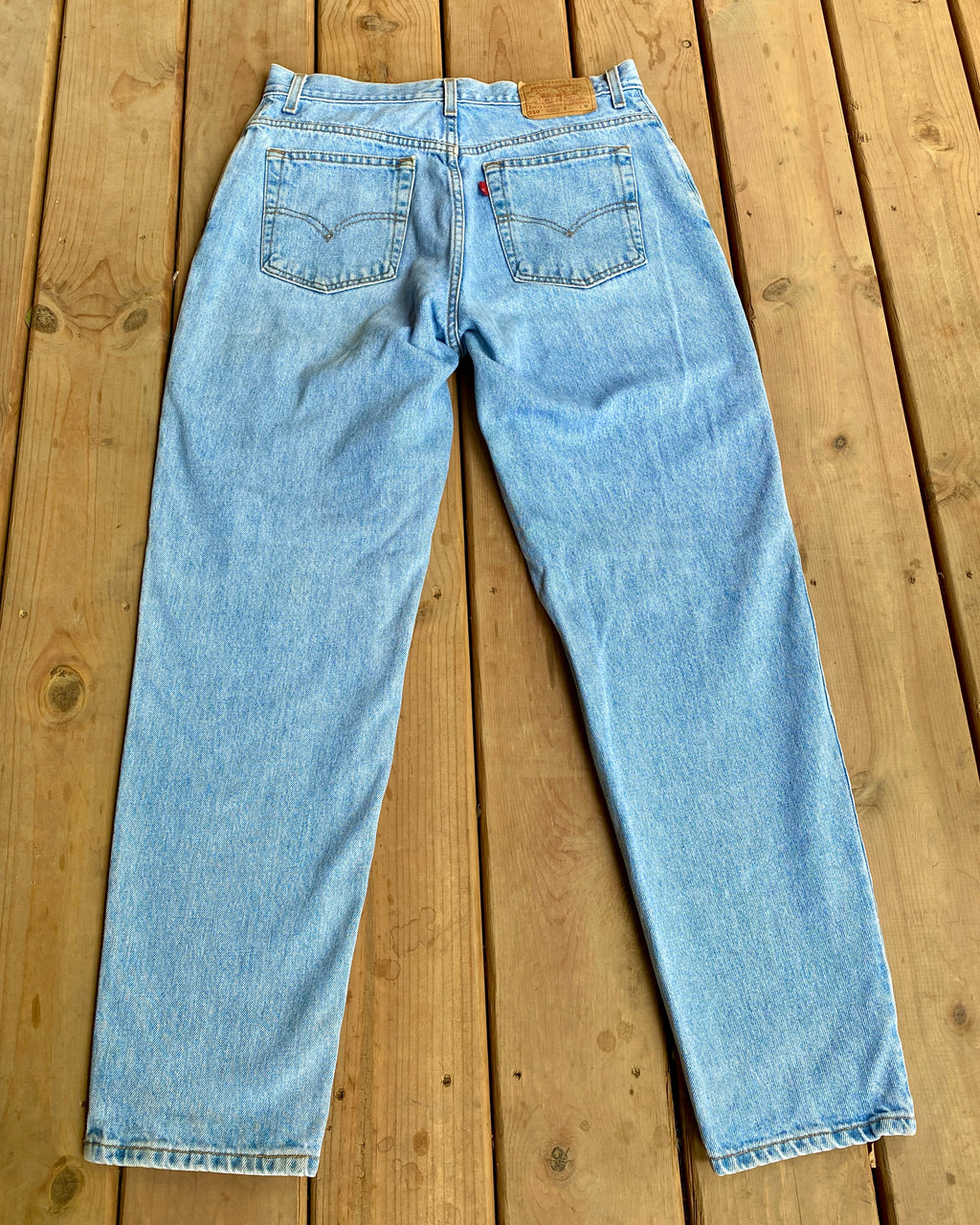 Vintage 1990s Levis 550 Relaxed Fit Light Wash Jeans size 32