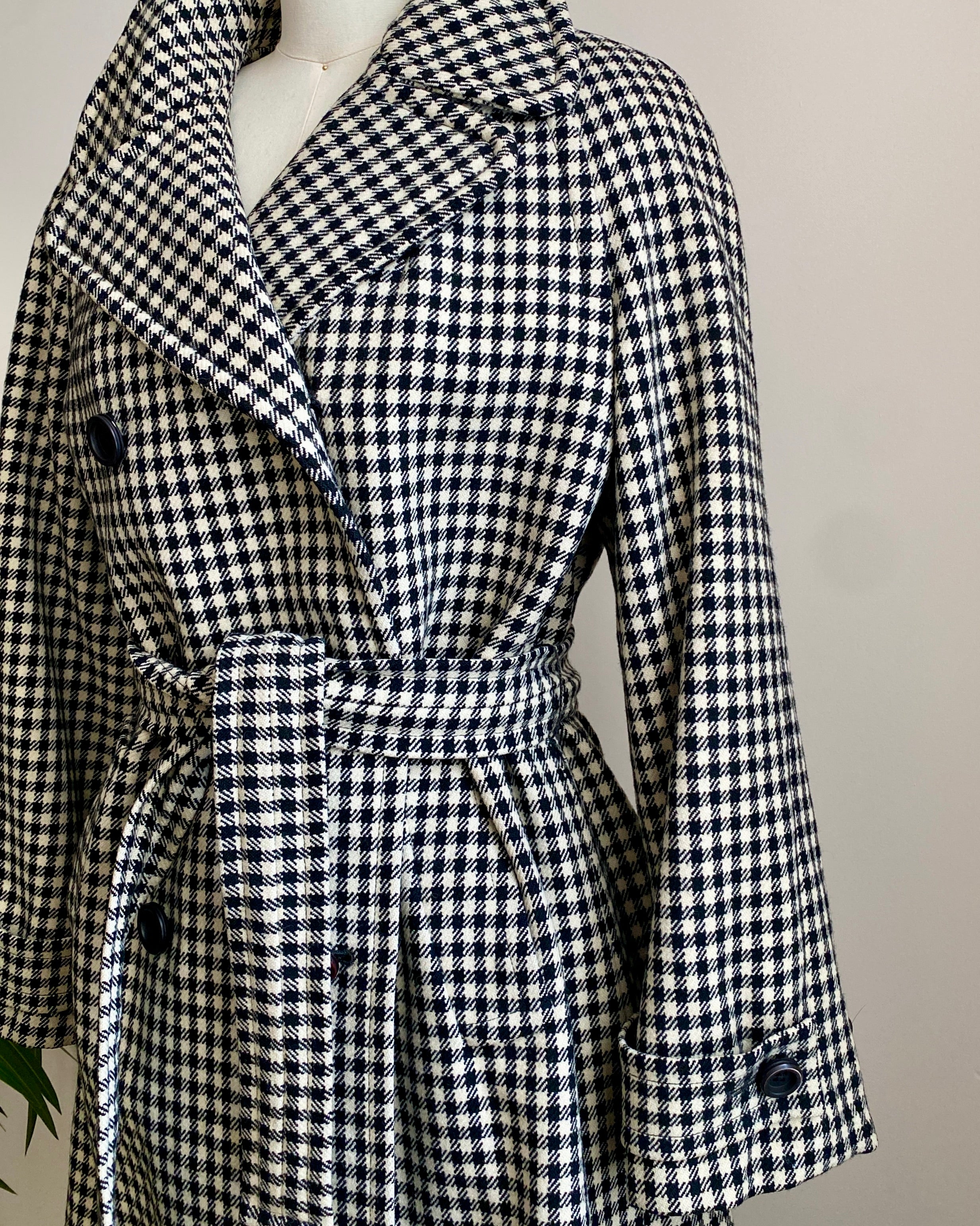 Vintage 1960s MAC CALLUM Black & Ivory Wool Scottish Tweed Check Double Breasted Coat With Belt S or M