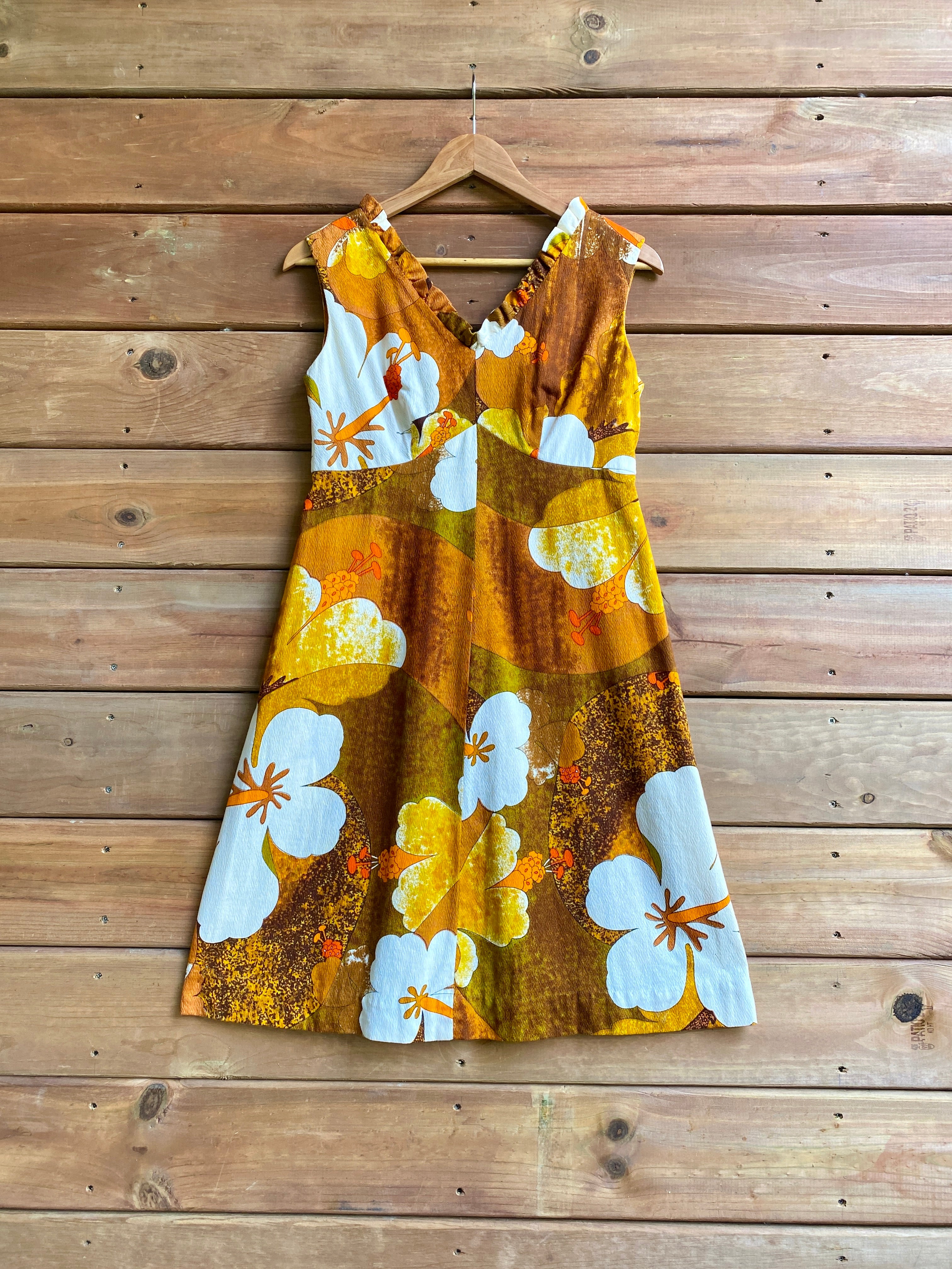 Vintage 1960s 1970s HUKILAU FASHIONS Hawaiian Cotton Barkcloth Hibiscus Mini Dress