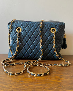 Vintage 1980s Navy Quilted Matelasse Leather Shoulder Bag / Cross Body With Gold Chain Link Straps and Tassel