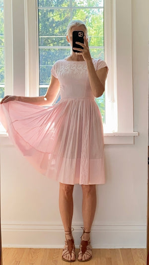 Vintage 1950s Pink Cotton and Lace and Eyelet Pleated Dress M