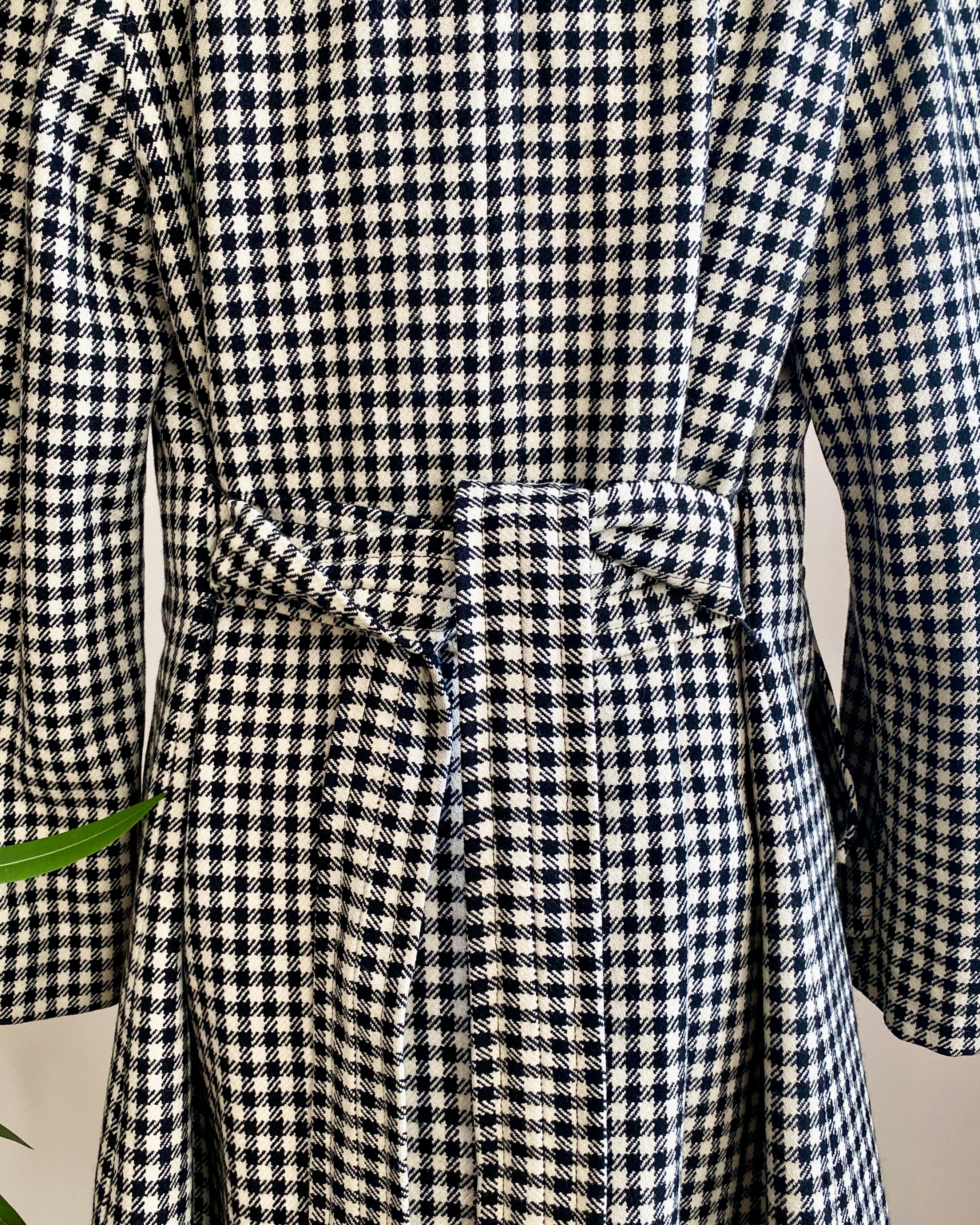 Vintage 1960s MAC CALLUM Black & Ivory Wool Scottish Tweed Check Double Breasted Coat With Belt S or M