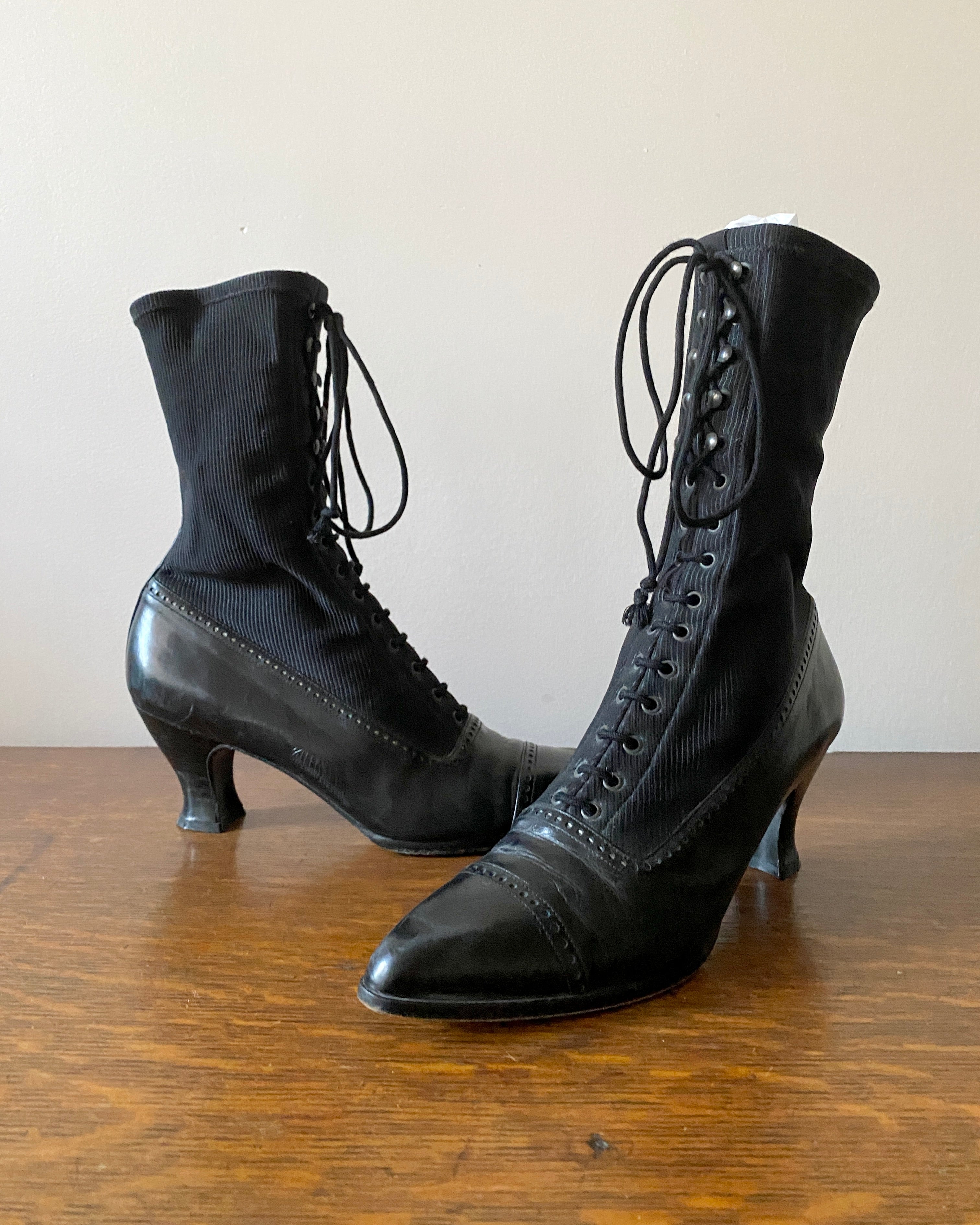 Vintage 1990s STUART WEITZMAN for Browns Shoes Black Victorian Lace Up Steampunk Booties 7