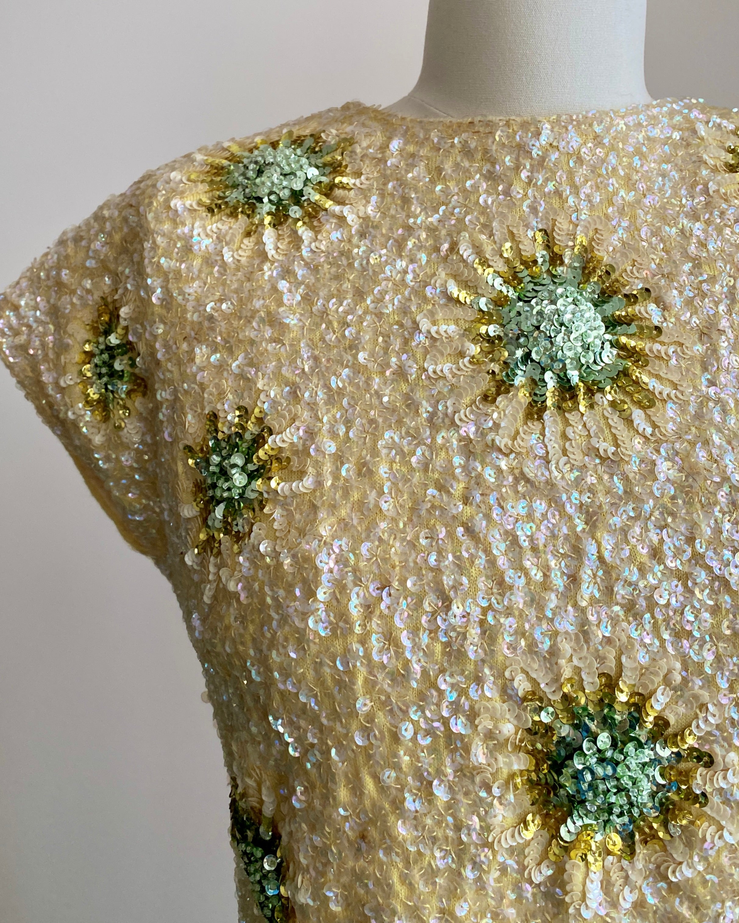 Vintage 1950s Yellow and Green Floral Hand Beaded Sequin Wool Cocktail Knit Shell Top M