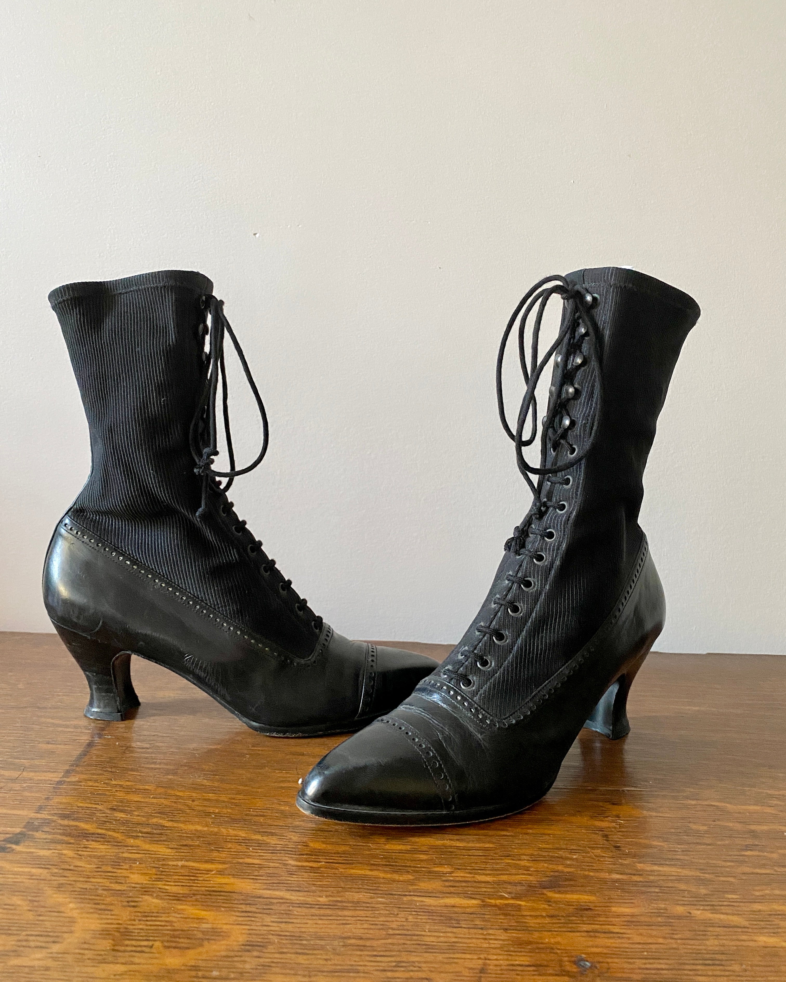 Vintage 1990s STUART WEITZMAN for Browns Shoes Black Victorian Lace Up Steampunk Booties 7