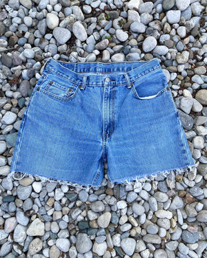 Vintage 1990s Levis 550 Light to Medium Wash Denim Jeans Cutoffs Shorts 33