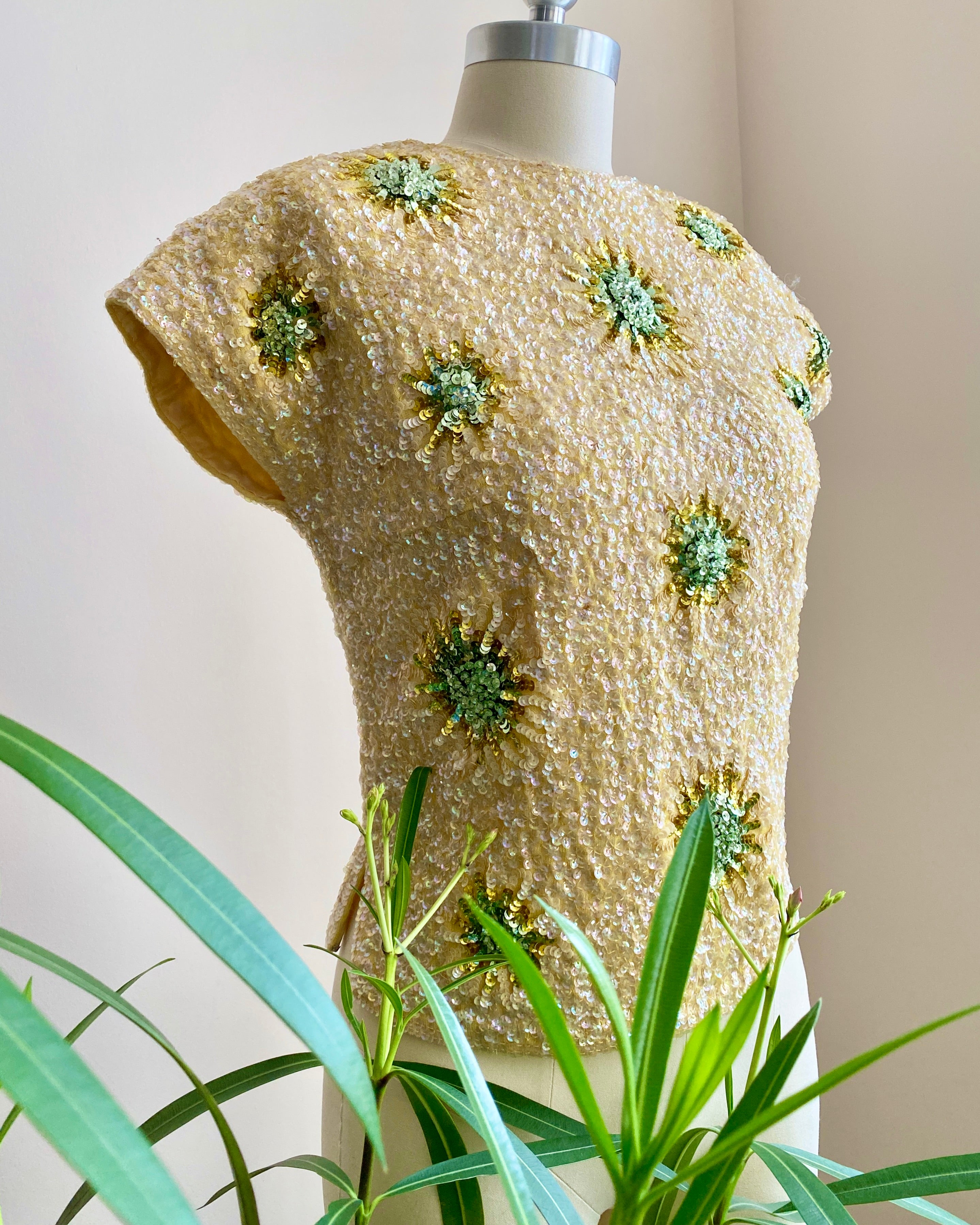 Vintage 1950s Yellow and Green Floral Hand Beaded Sequin Wool Cocktail Knit Shell Top M