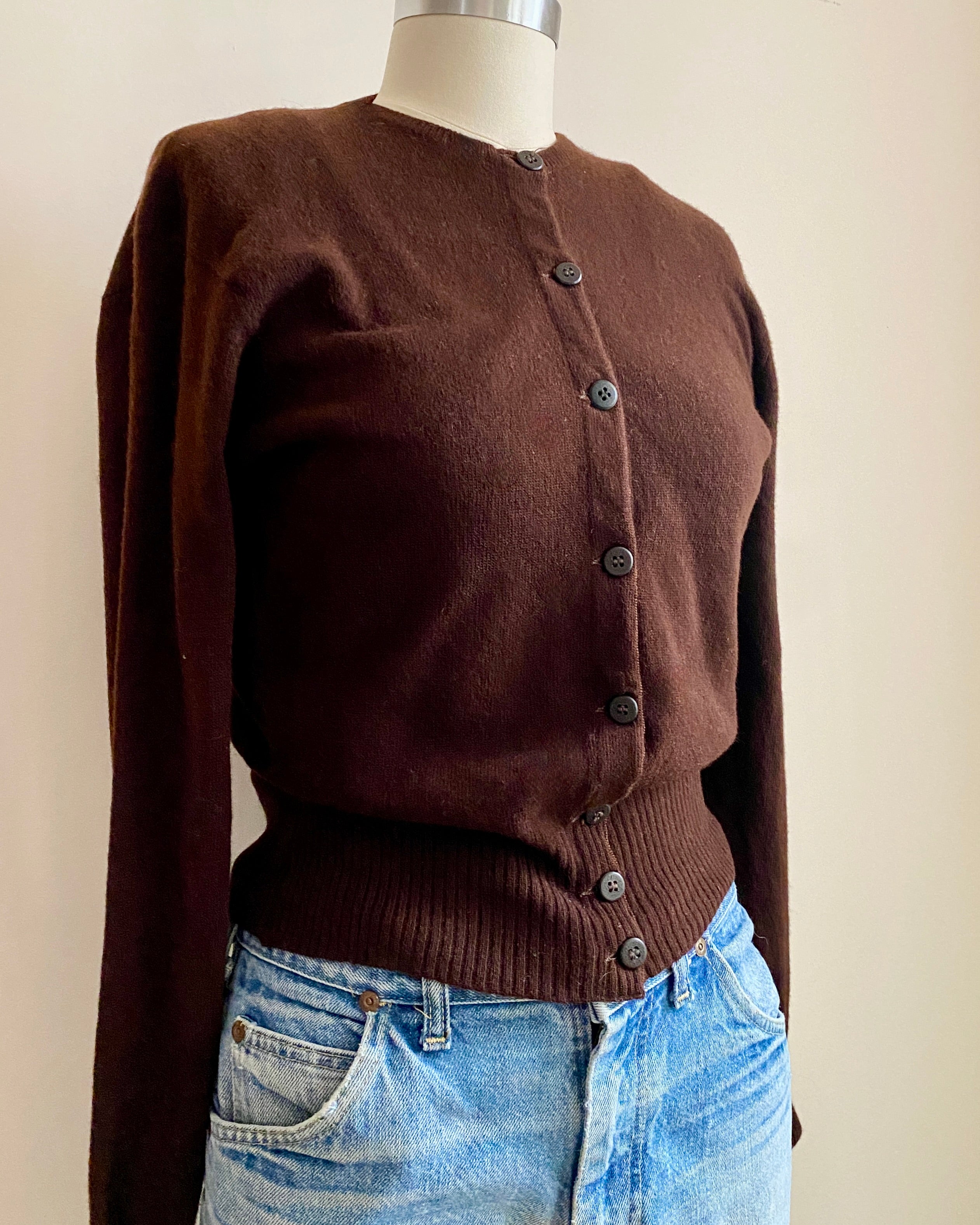 Vintage 1940s DRUMLANRIG Chocolate Brown Cashmere Cardigan Made in Hawick Scotland Small 4