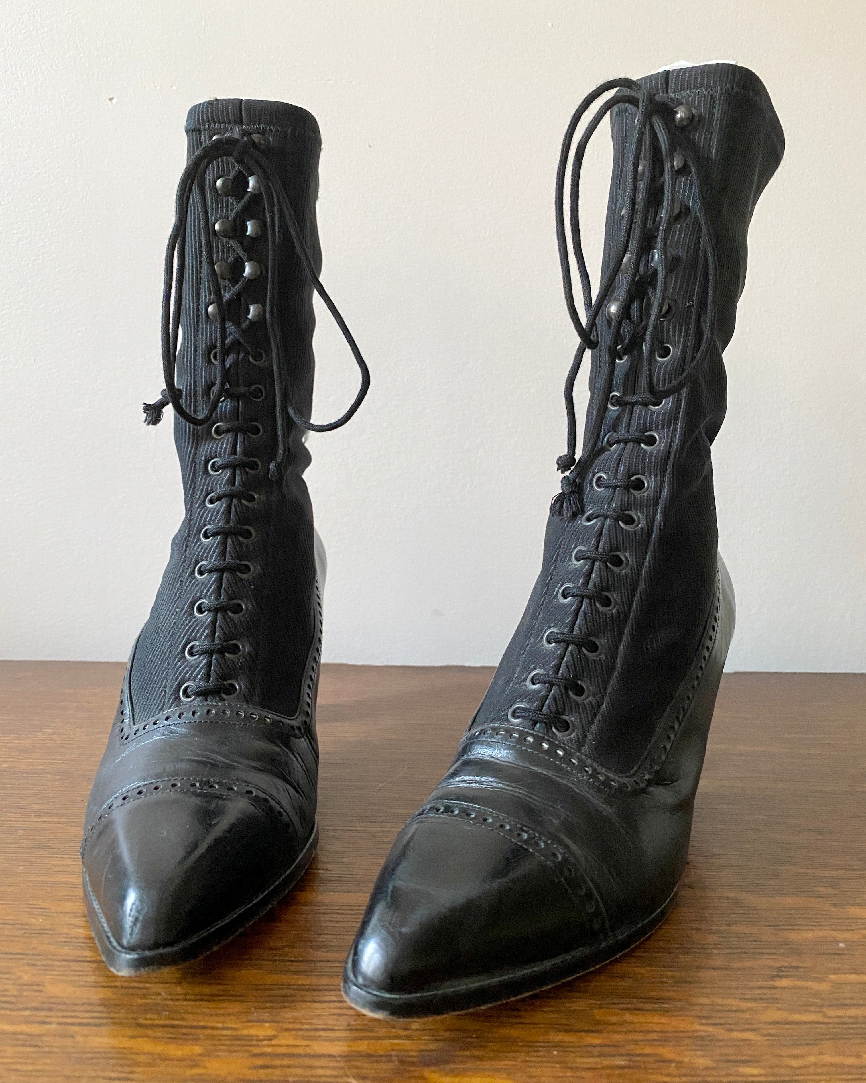 Vintage 1990s STUART WEITZMAN for Browns Shoes Black Victorian Lace Up Steampunk Booties 7