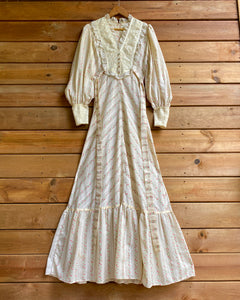 VINTAGE 1970s Floral Cream and lace Victoriana / Prairie Dress Gunne Sax Style S 4