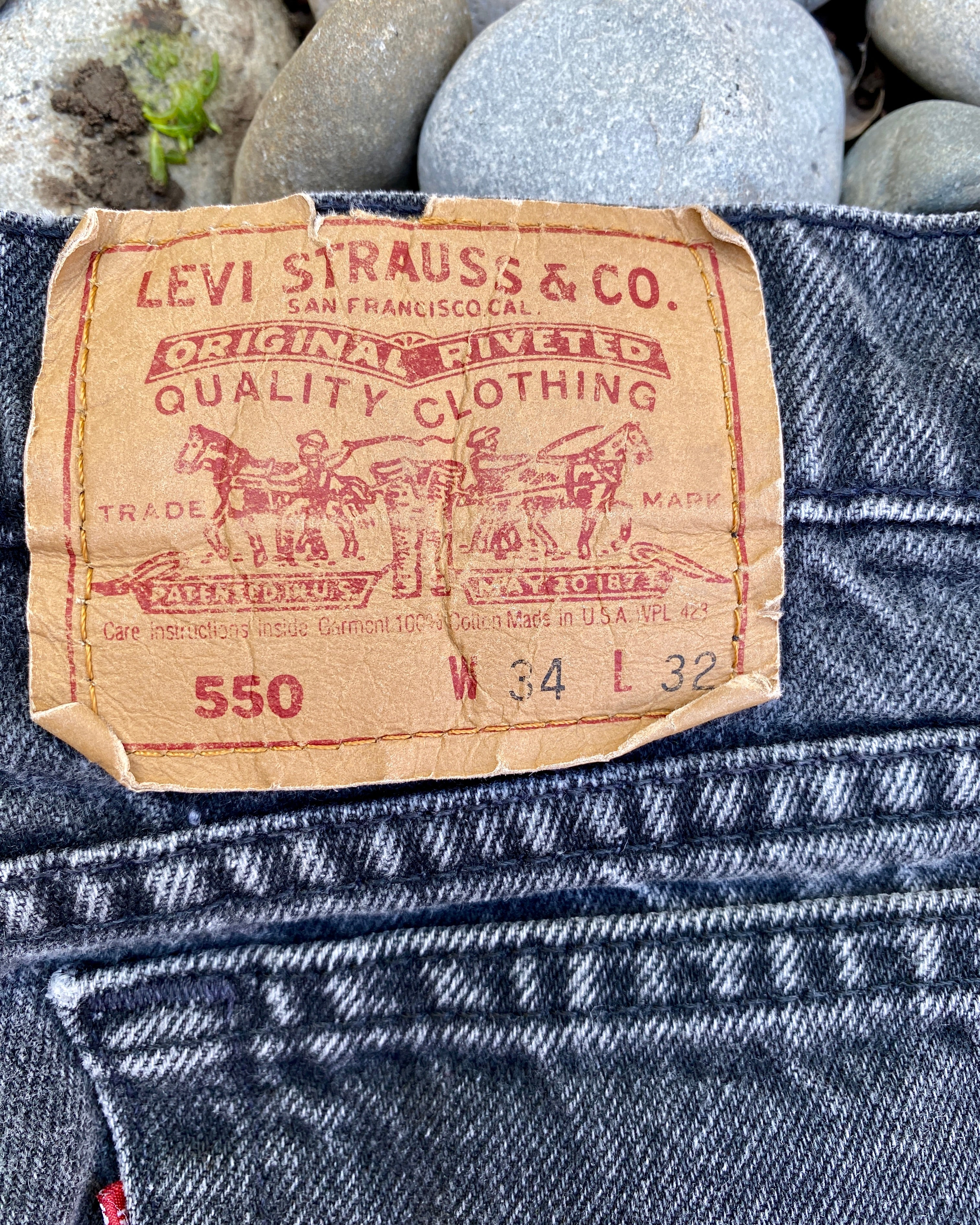 Vintage Levis 550 Black Wash Jeans size 32 Made in USA