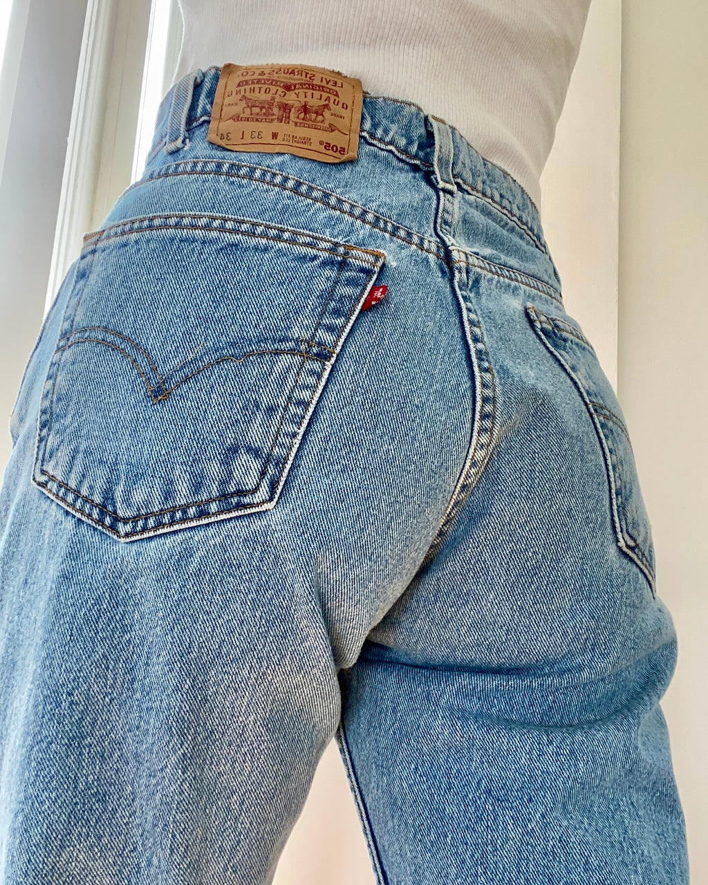 Vintage 1990s Levis 505 Light to Medium Wash 31 to 32