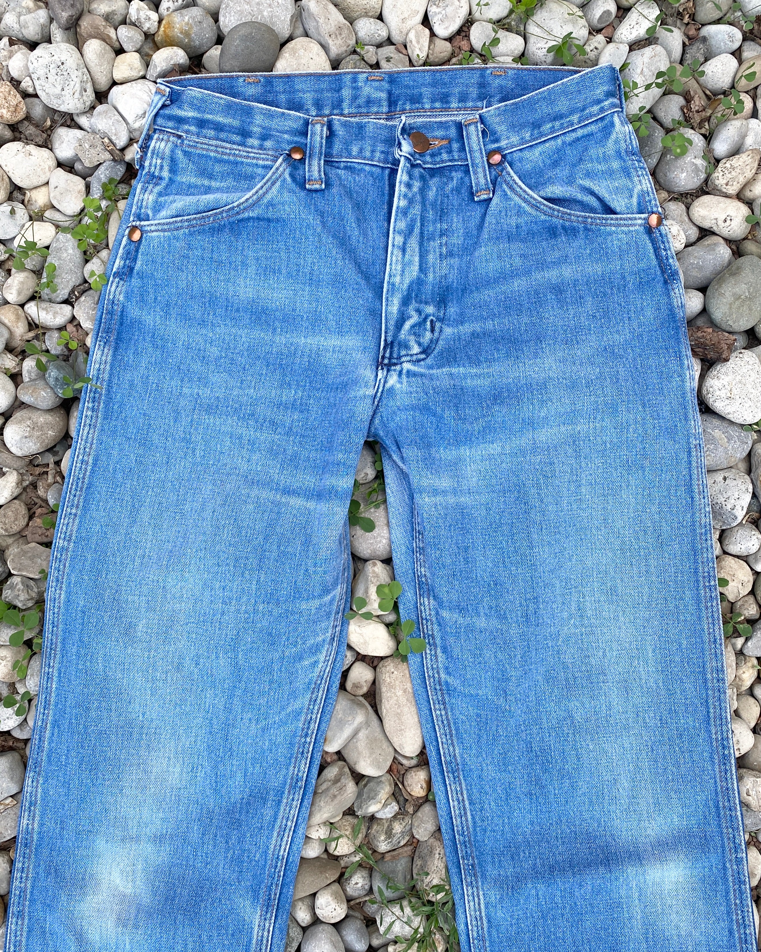 Vintage Wrangler 1970s Medium Blue Wash Jeans size 27 Made in USA