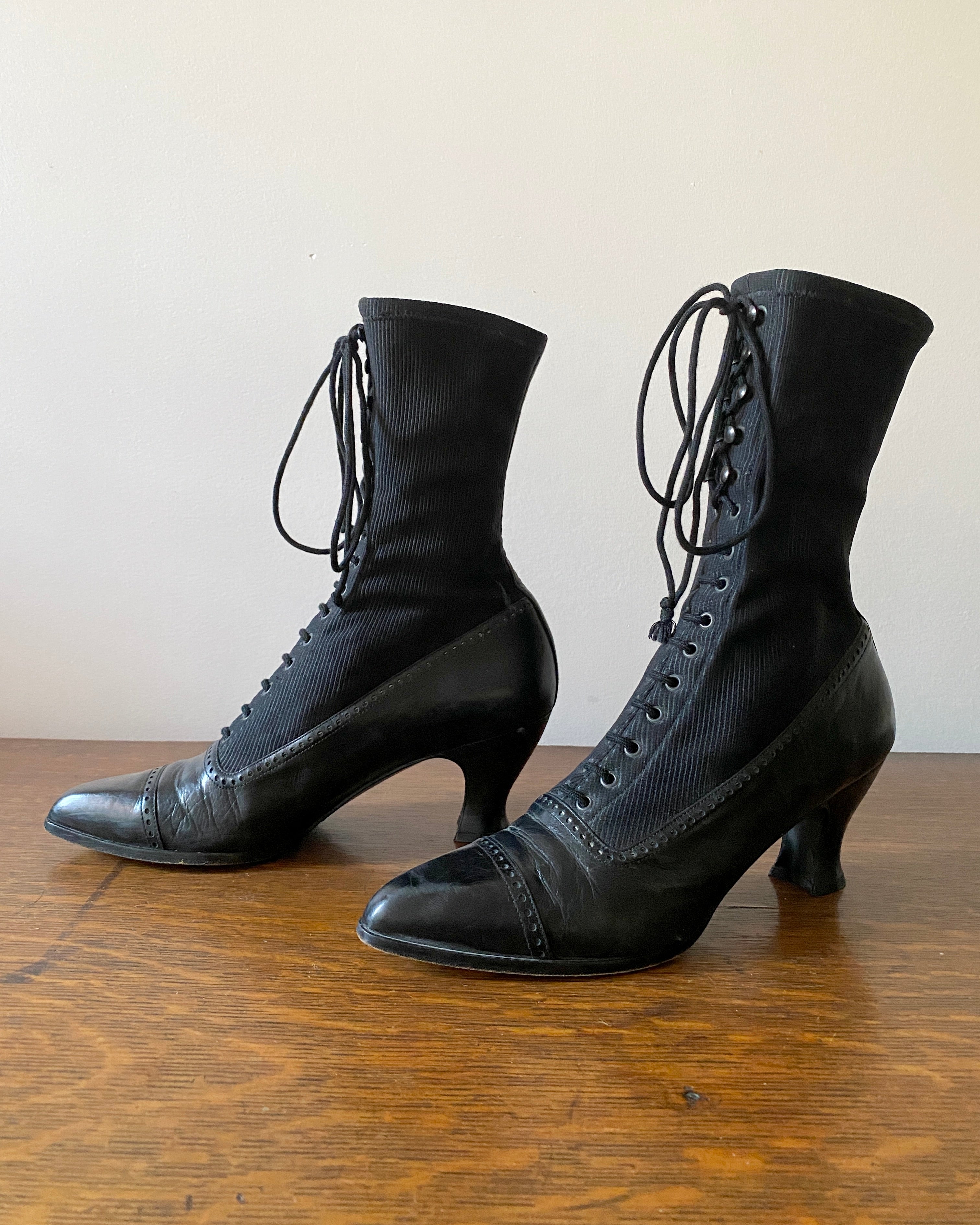 Vintage 1990s STUART WEITZMAN for Browns Shoes Black Victorian Lace Up Steampunk Booties 7