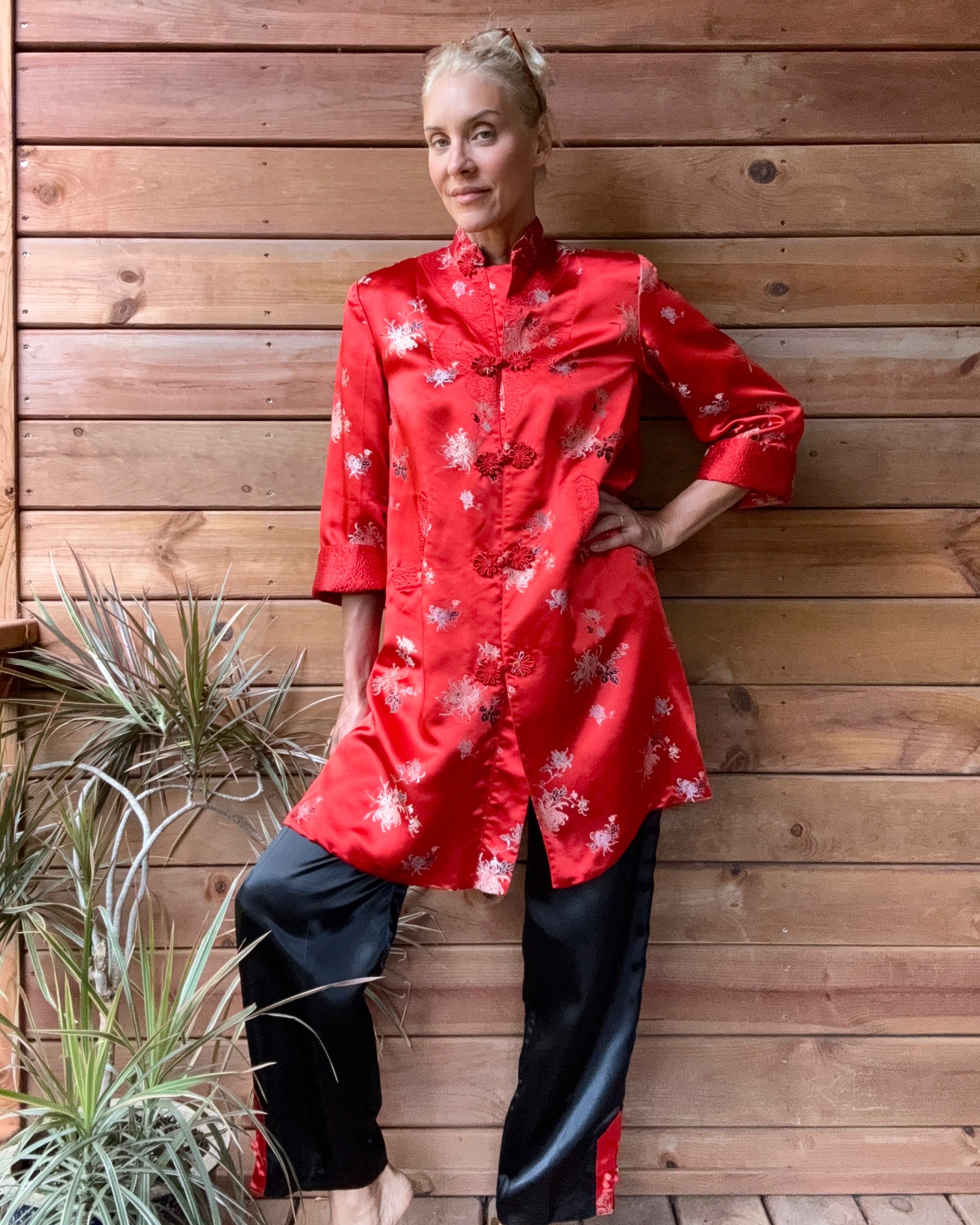 Vintage 1960s PEONY Red and Black Brocade Satin Jacket Coat Tunic and Pant Pyjama Lounge Set Size 6