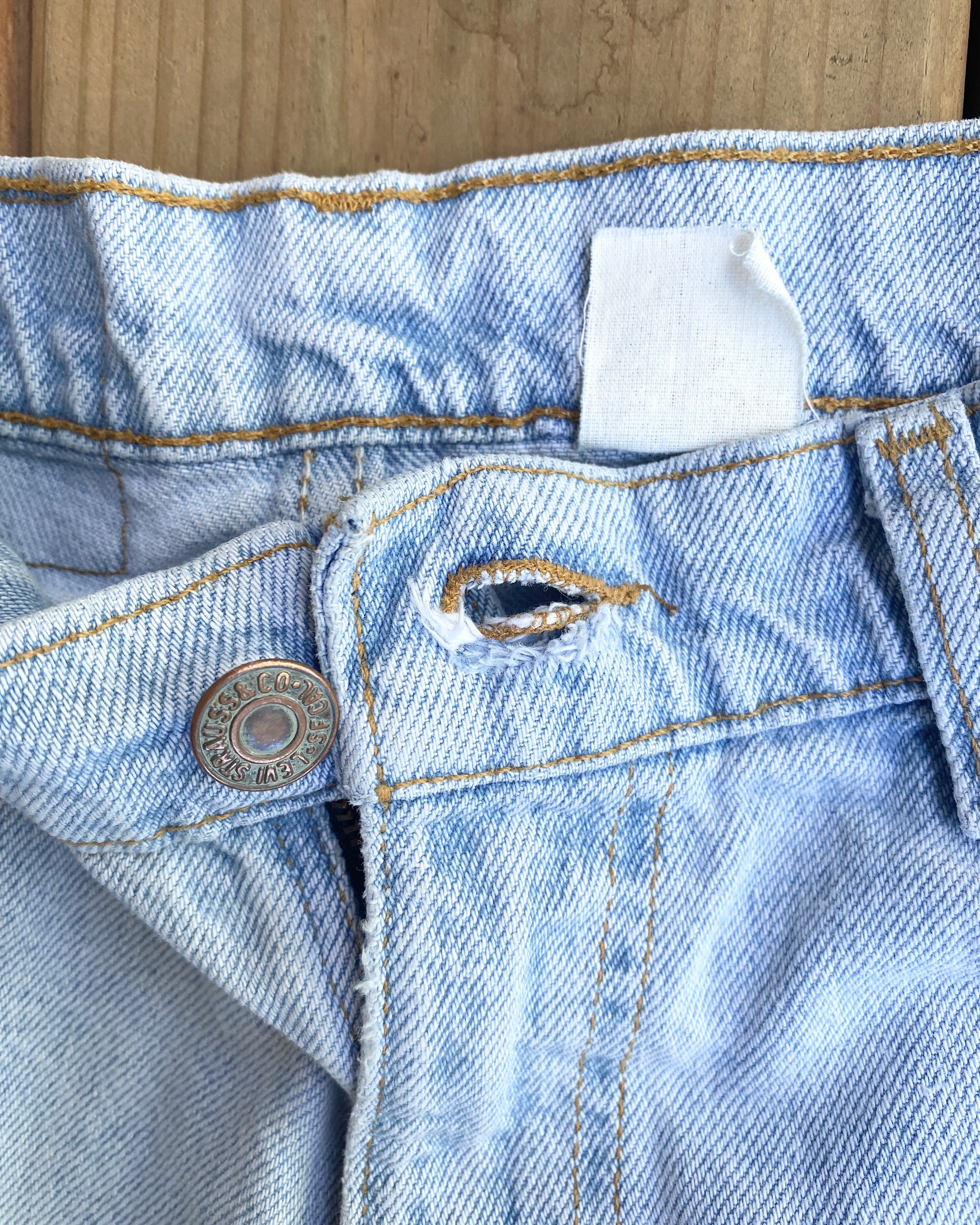 Vintage 1980 / 1990s Orange Tab Levis 560 Light Wash Bermuda Cutoffs Denim Jean Shorts 32 Made in USA