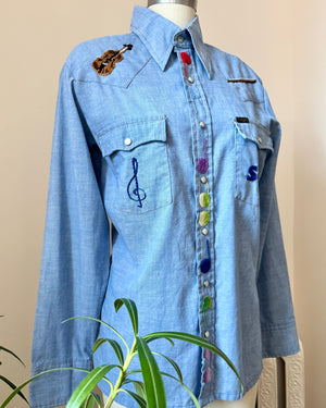 Vintage 1960s 1970s WRANGLER Pearl Snap Button Cowboy Western Rodeo Style Chambray Embroidered Music Jean Shirt Made in USA