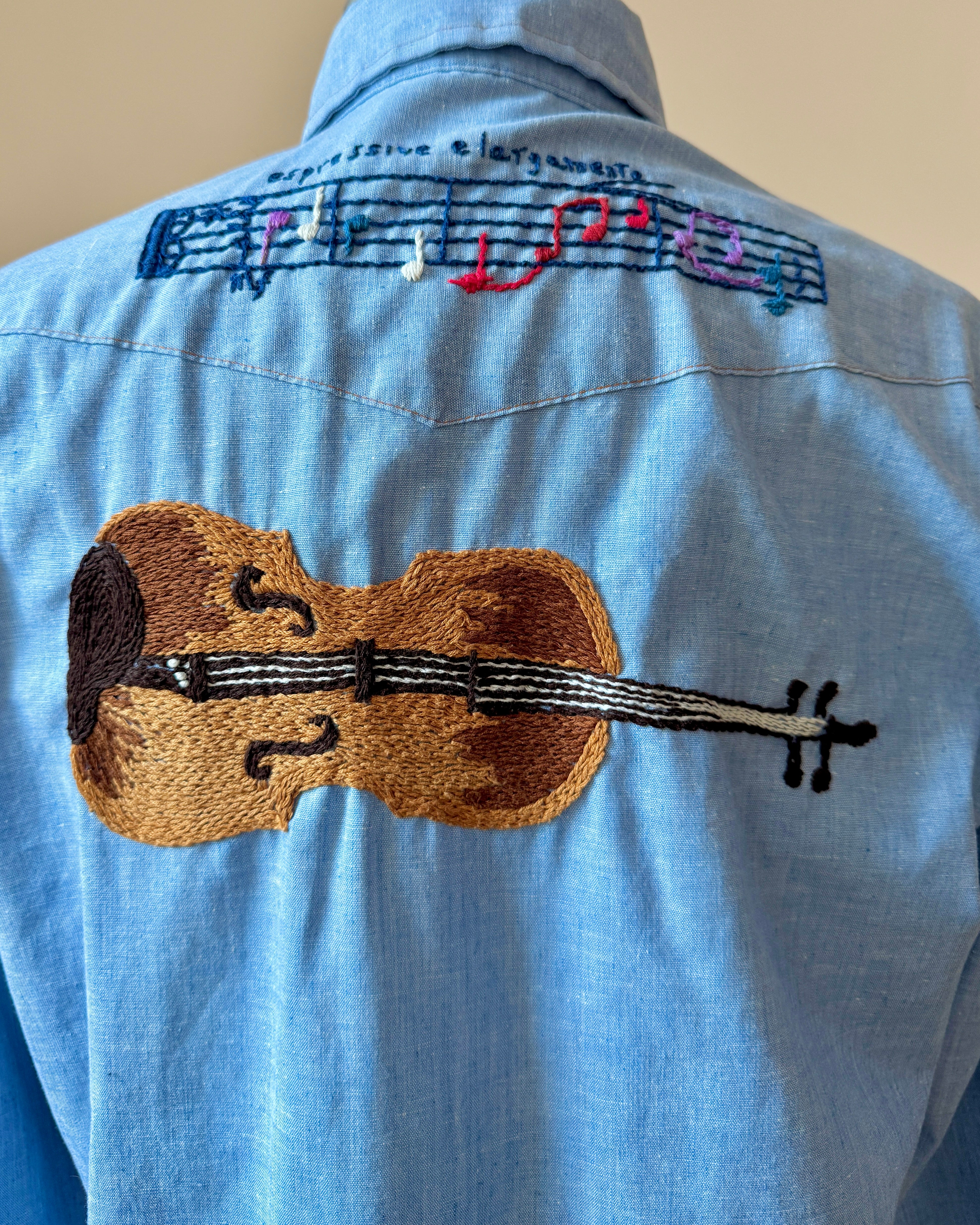 Vintage 1960s 1970s WRANGLER Pearl Snap Button Cowboy Western Rodeo Style Chambray Embroidered Music Jean Shirt Made in USA