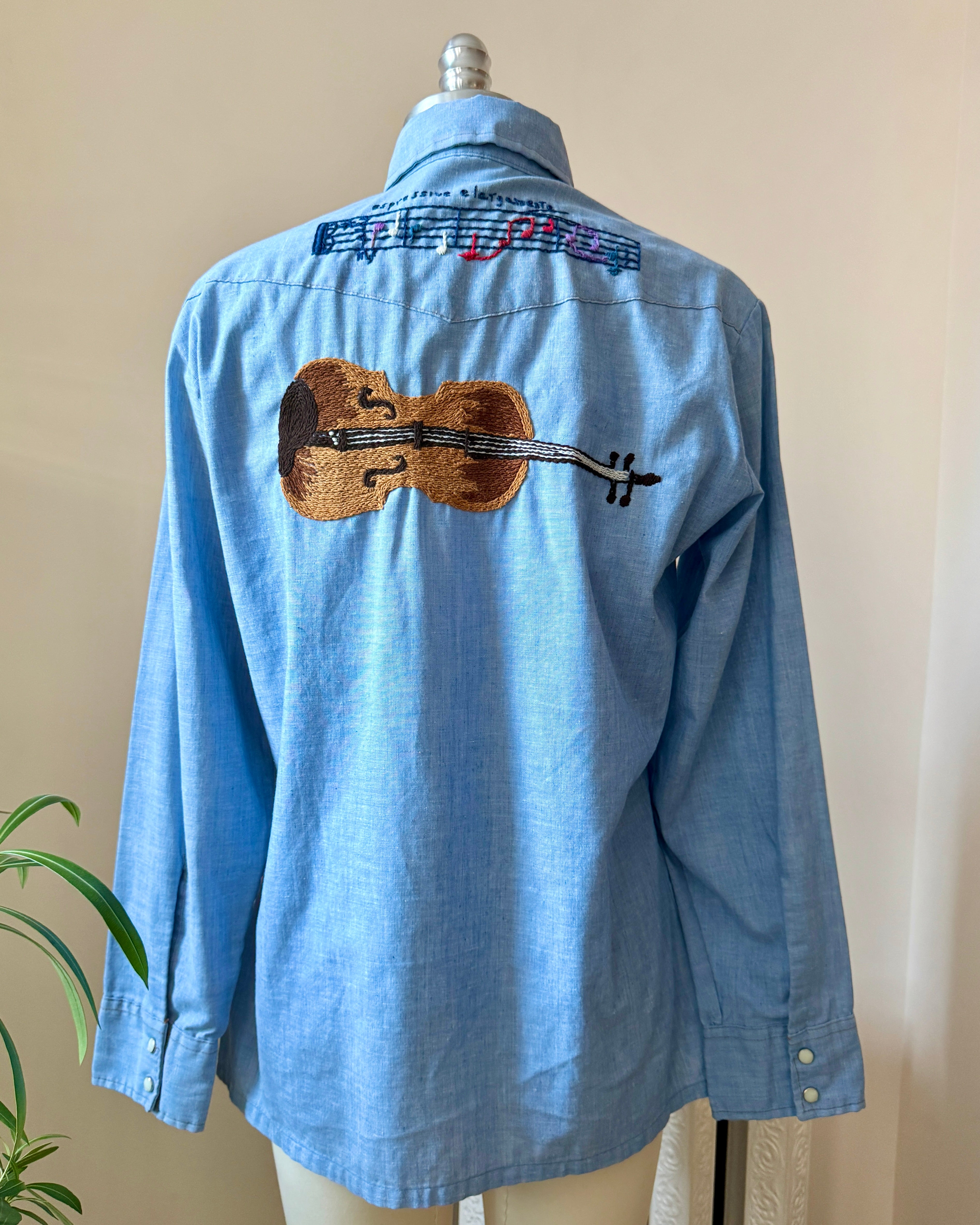 Vintage 1960s 1970s WRANGLER Pearl Snap Button Cowboy Western Rodeo Style Chambray Embroidered Music Jean Shirt Made in USA