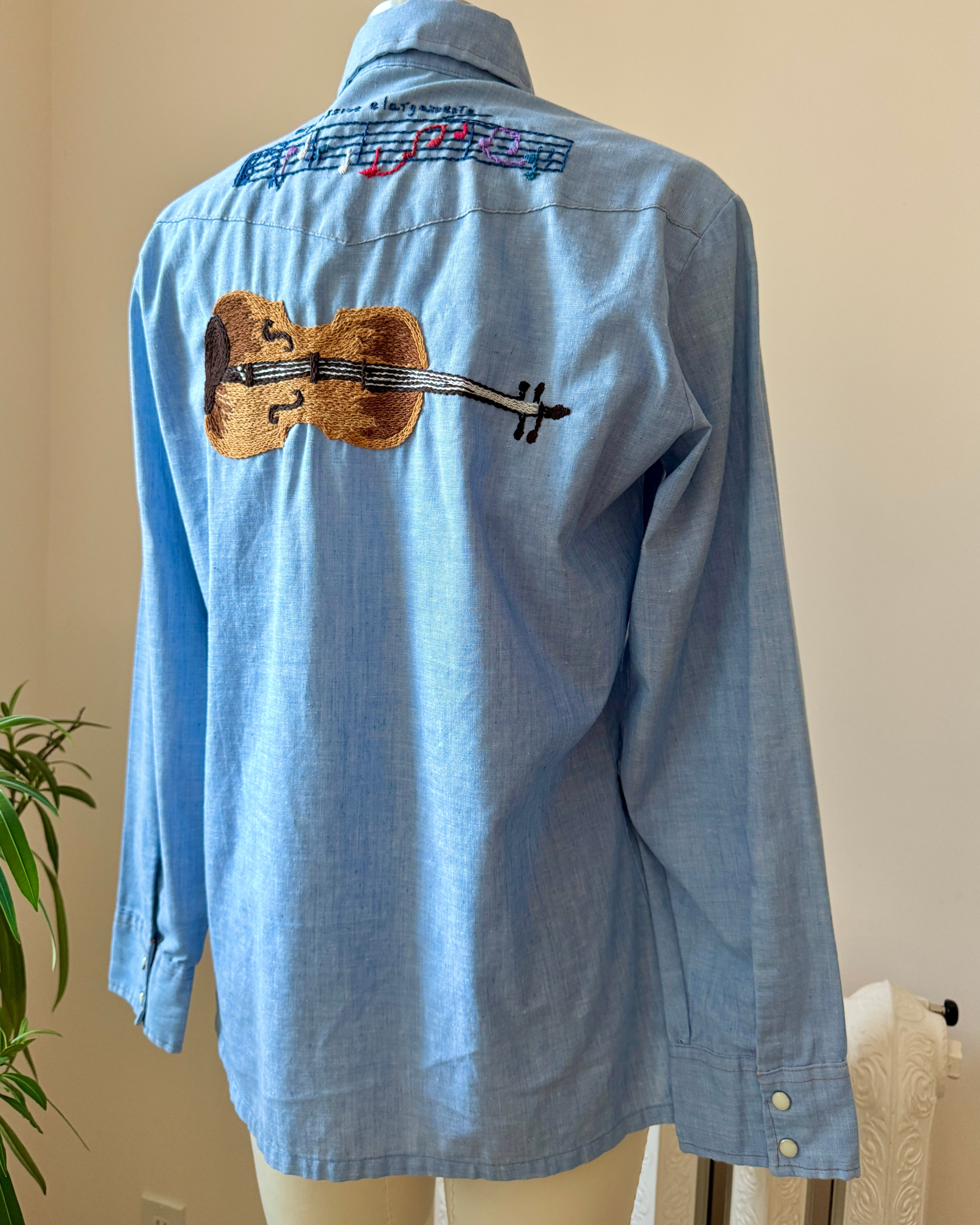 Vintage 1960s 1970s WRANGLER Pearl Snap Button Cowboy Western Rodeo Style Chambray Embroidered Music Jean Shirt Made in USA