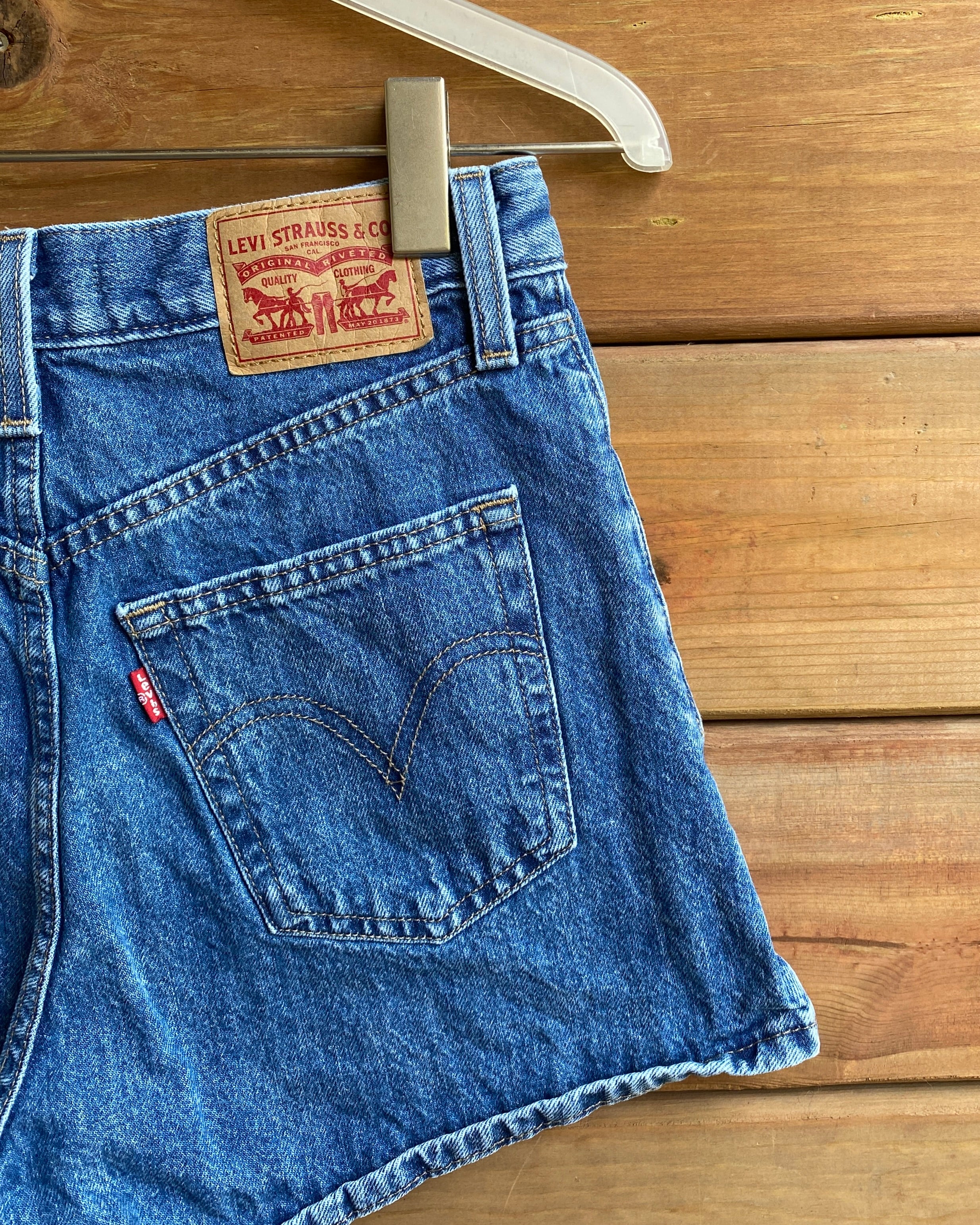 Vintage 2000s Y2K Red Tab Levis Medium to Dark Wash Hemmed Denim Jean Shorts / High Waist / Size 26 to 27