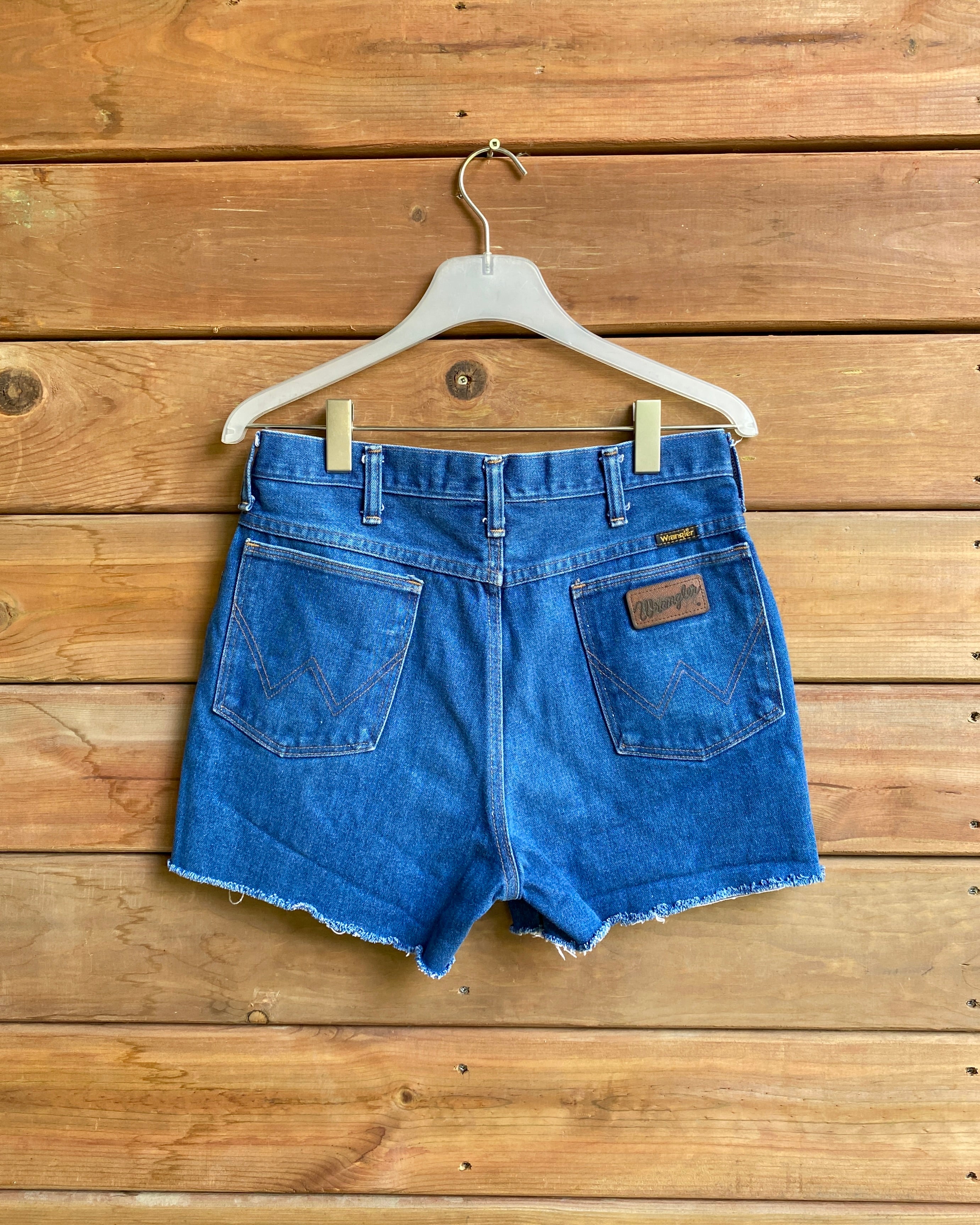 Vintage 1990s Wrangler Medium to Dark Wash Denim Jean Shorts 31 Made in USA