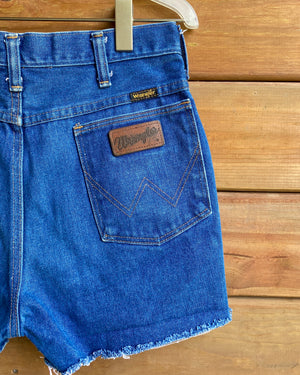 Vintage 1990s Wrangler Medium to Dark Wash Denim Jean Shorts 31 Made in USA