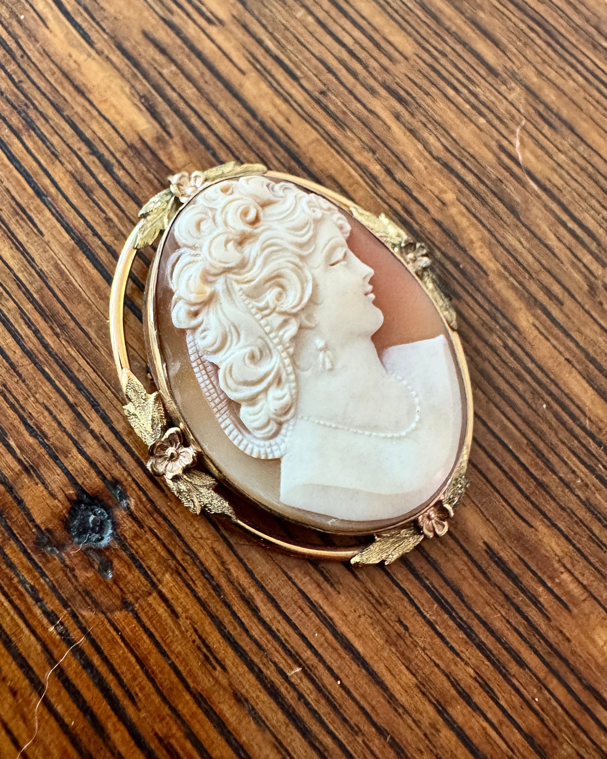 Antique 1890-1900 Victorian Shell Hand Carved Cameo in Floral Gold fill and 12K plated Brooch and  Pendant for a Necklace Oval Large Size
