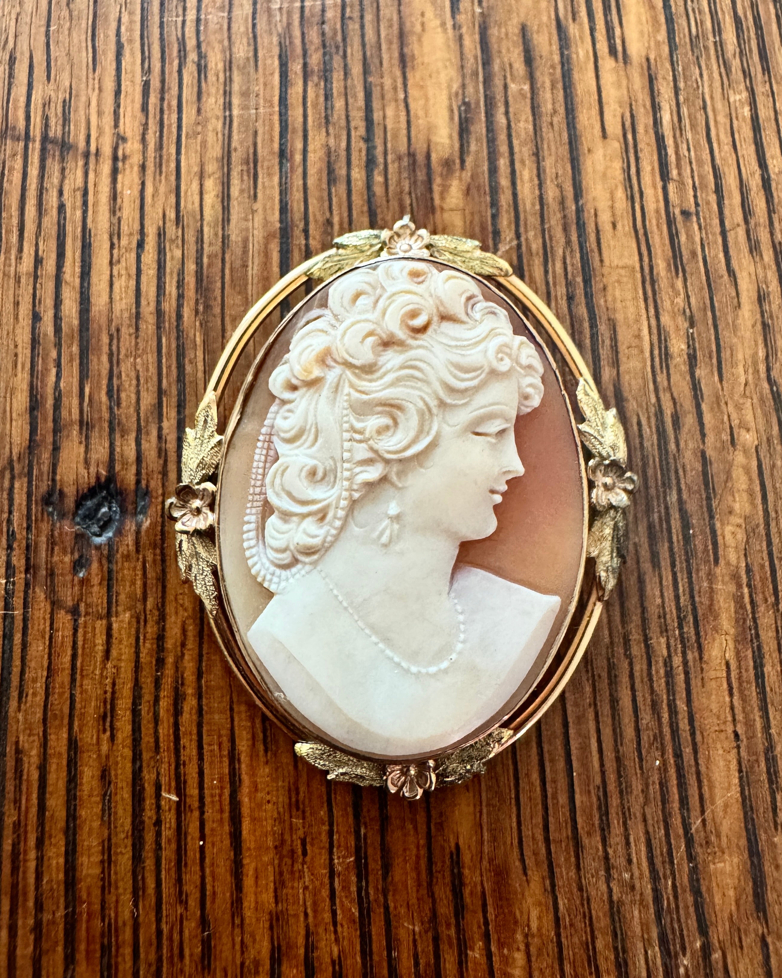 Antique 1890-1900 Victorian Shell Hand Carved Cameo in Floral Gold fill and 12K plated Brooch and  Pendant for a Necklace Oval Large Size
