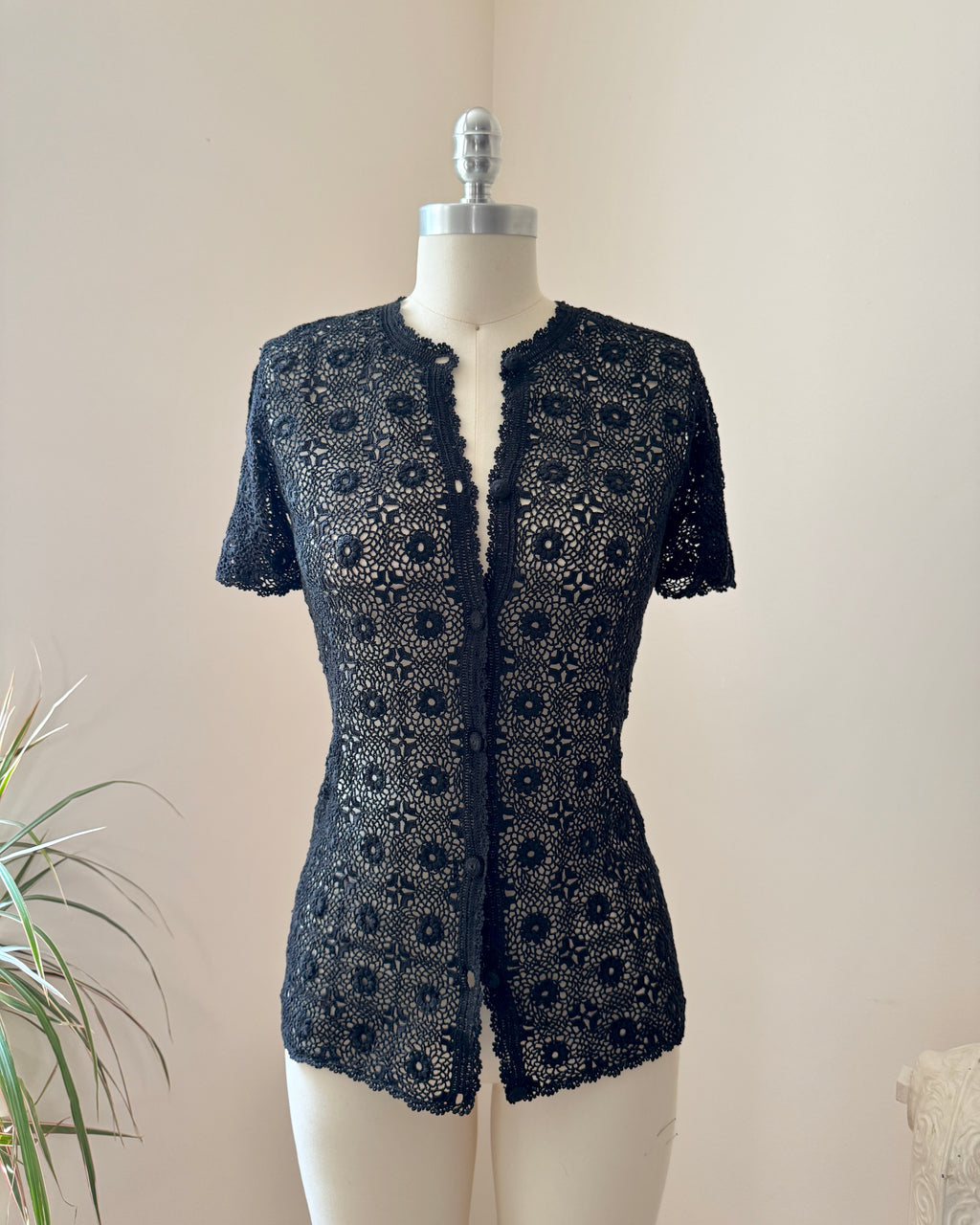 VINTAGE 1990s Hand knit Black Knit Crochet Crew Neck Short Sleeve Cardigan Top Size M