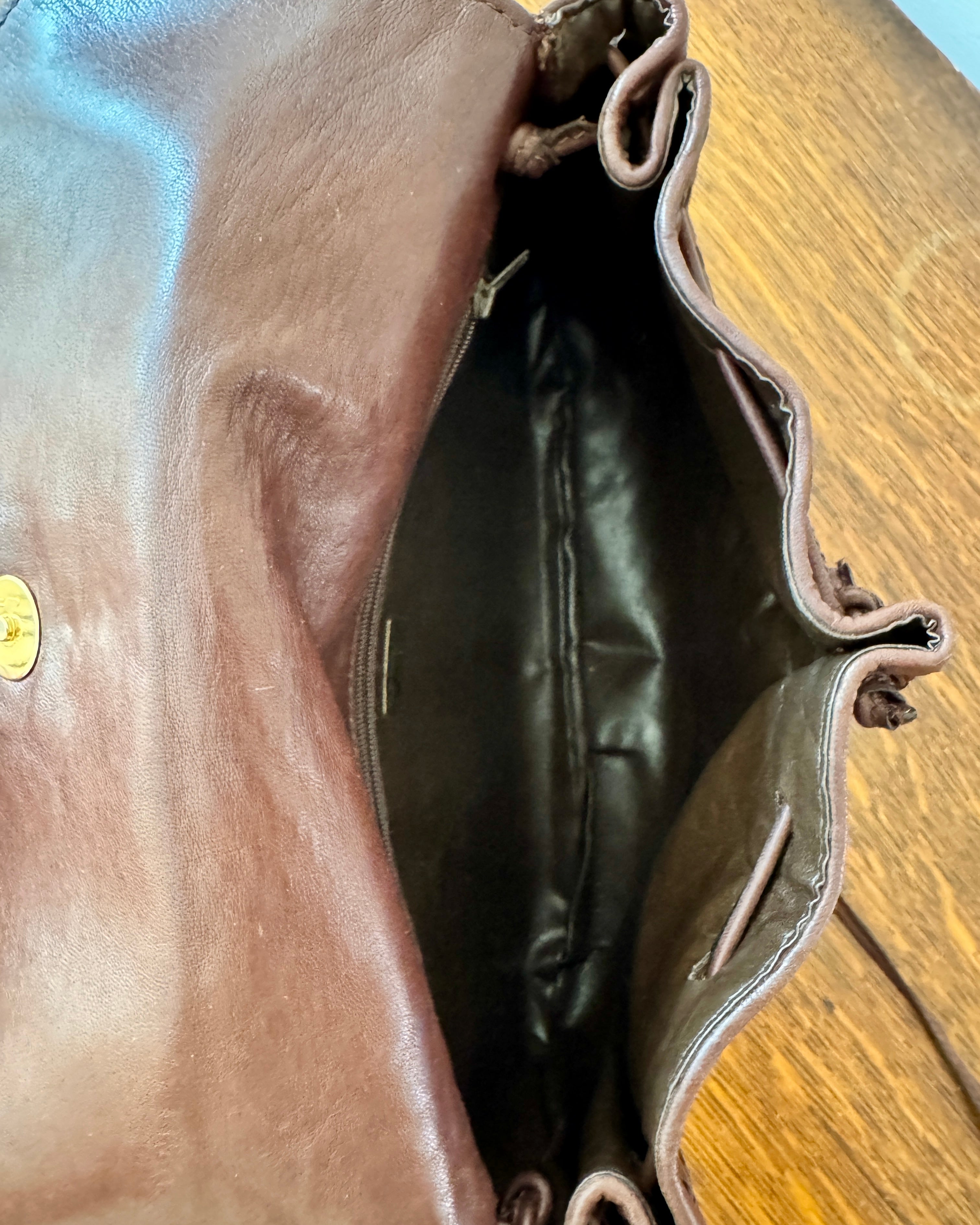 Vintage 1970s Brown Leather Medium Woven Basket Weave Flap Shoulder Cross Body Bag Made in Italy