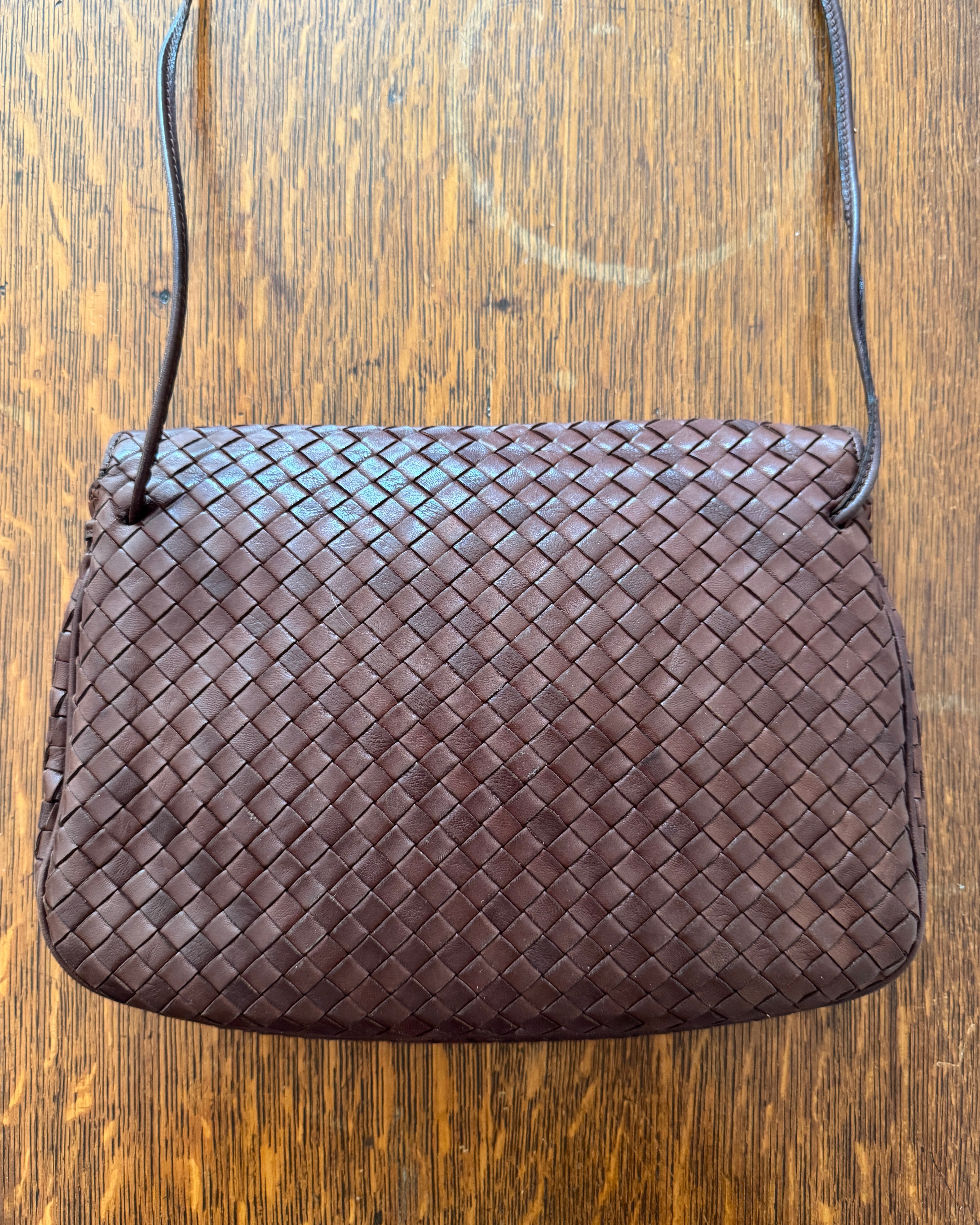 Vintage 1970s Brown Leather Medium Woven Basket Weave Flap Shoulder Cross Body Bag Made in Italy