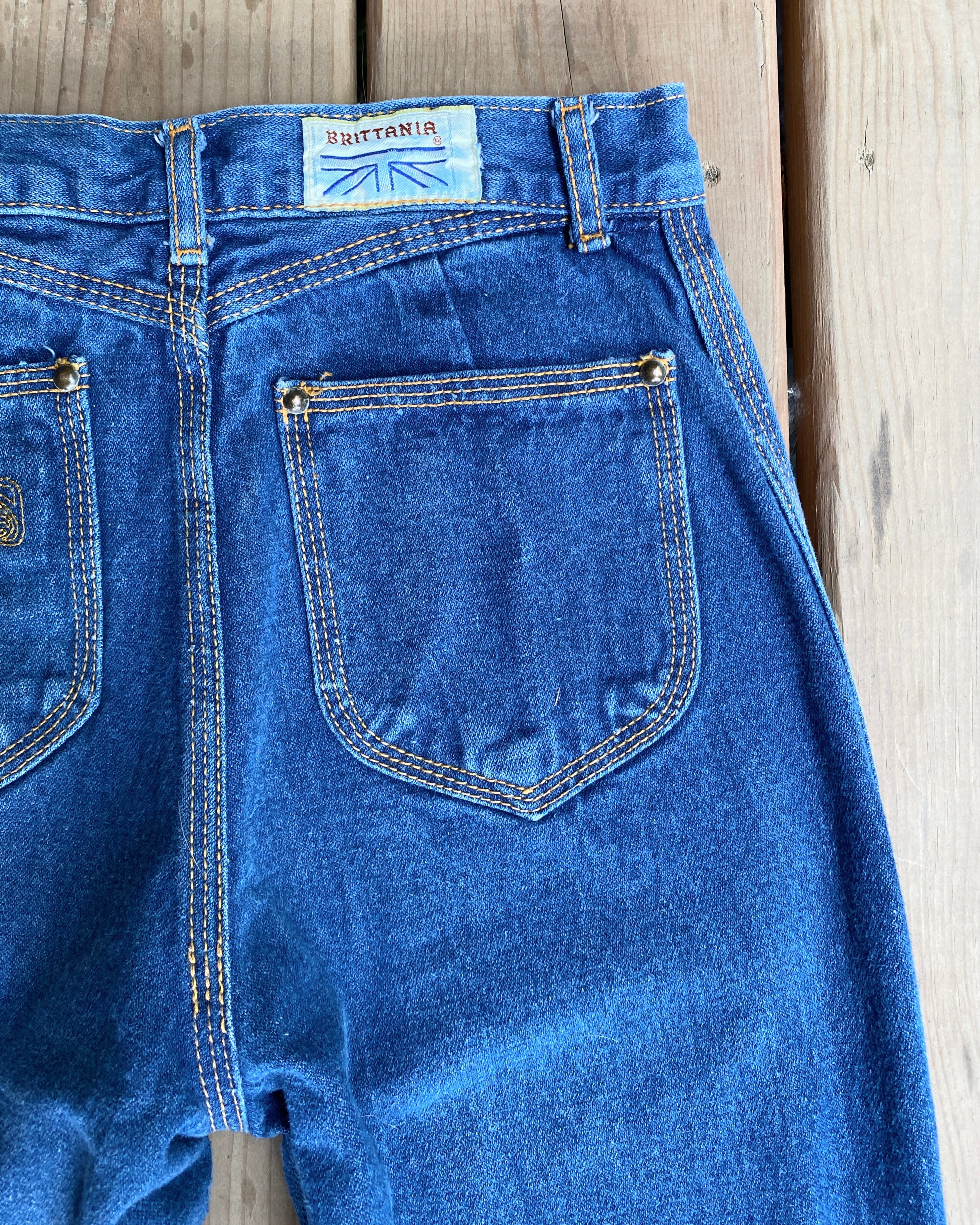 Vintage BRITTANIA Late 1970s High Waist Straight Boot Leg Medium Blue Wash Jeans size 25 Made in USA