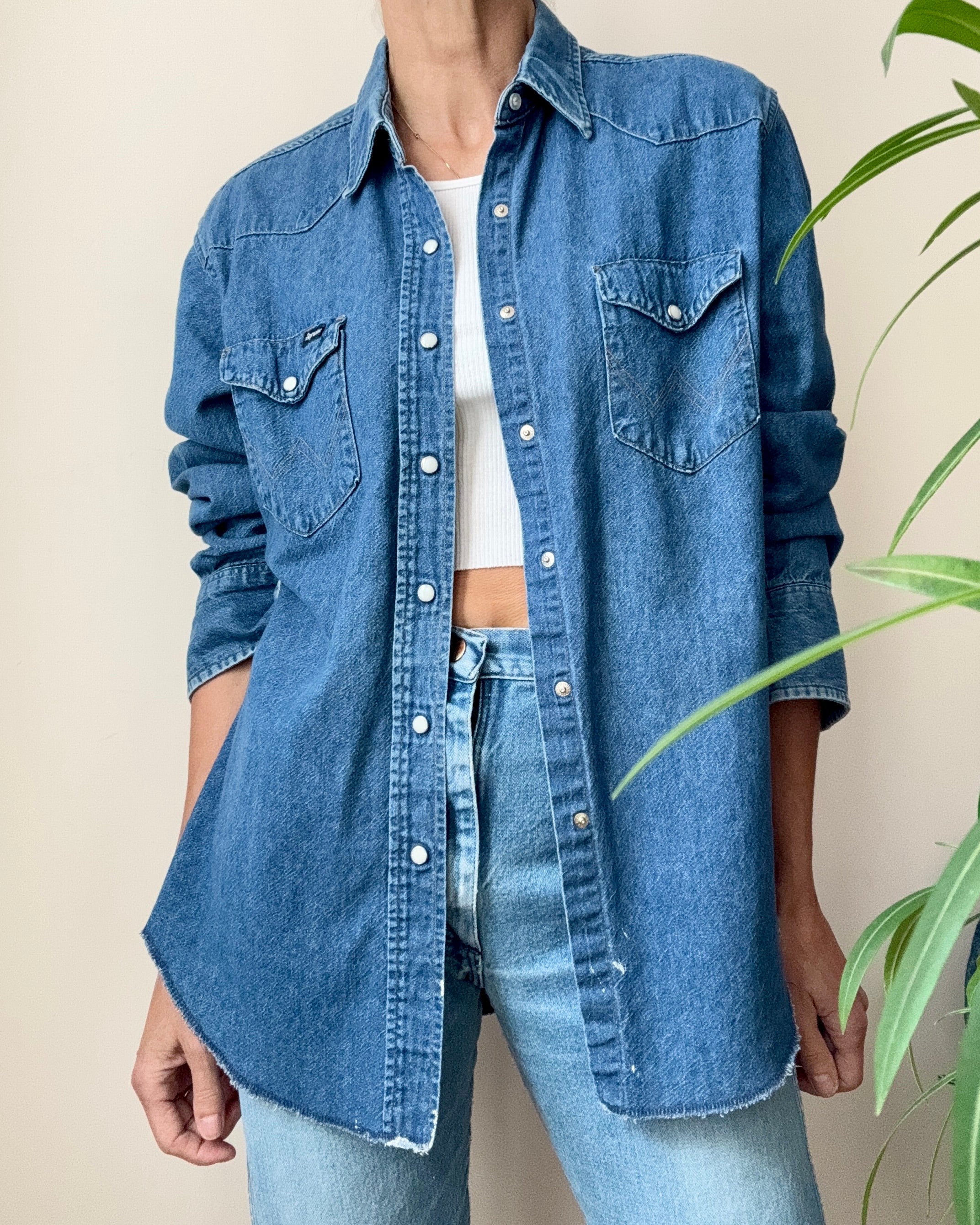 Vintage 1990s Wrangler Classic Pearl Snap Jean Shirt Jacket with X Long Tails Made in USA