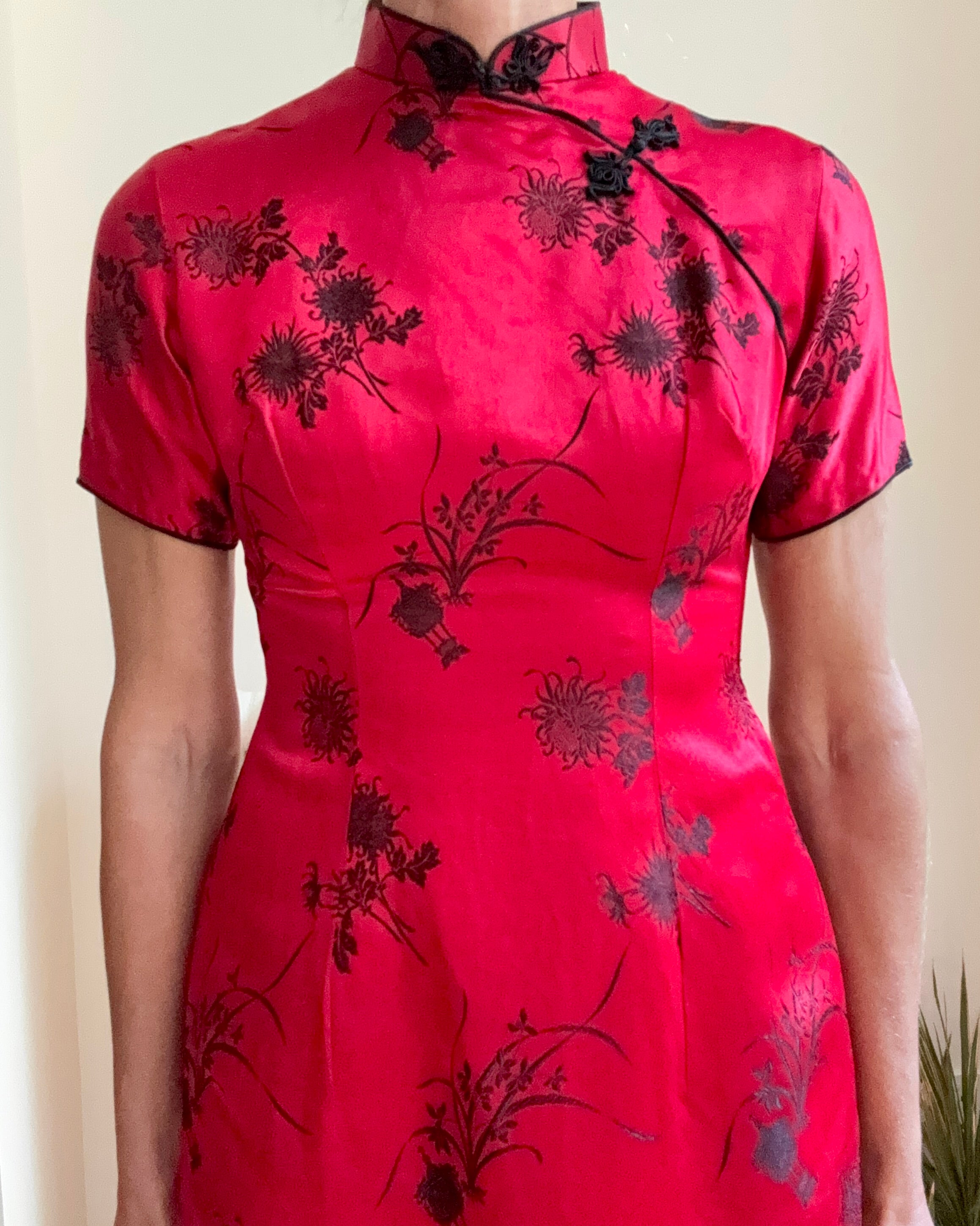 Vintage 1950s 1960s Cheongsam Red Satin Cocktail Dress with Black Damask Chrysanthemum Motifs Made in British Hong Kong M