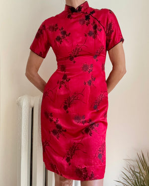 Vintage 1950s 1960s Cheongsam Red Satin Cocktail Dress with Black Damask Chrysanthemum Motifs Made in British Hong Kong M