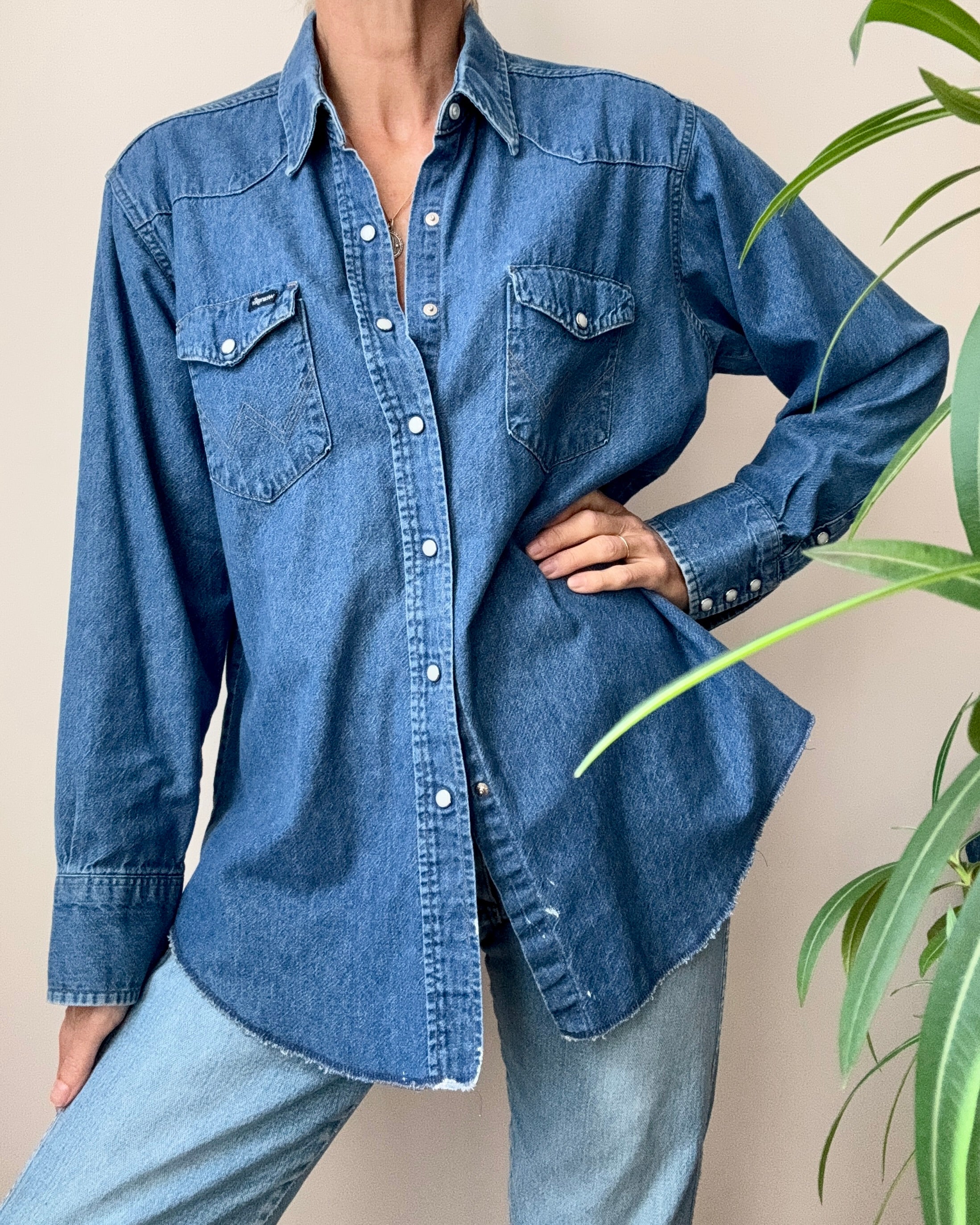 Vintage 1990s Wrangler Classic Pearl Snap Jean Shirt Jacket with X Long Tails Made in USA
