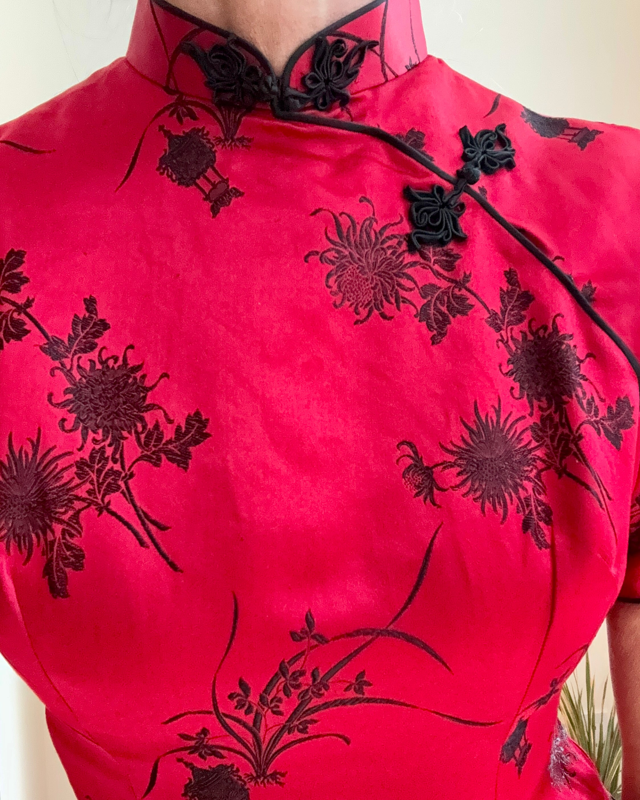 Vintage 1950s 1960s Cheongsam Red Satin Cocktail Dress with Black Damask Chrysanthemum Motifs Made in British Hong Kong M