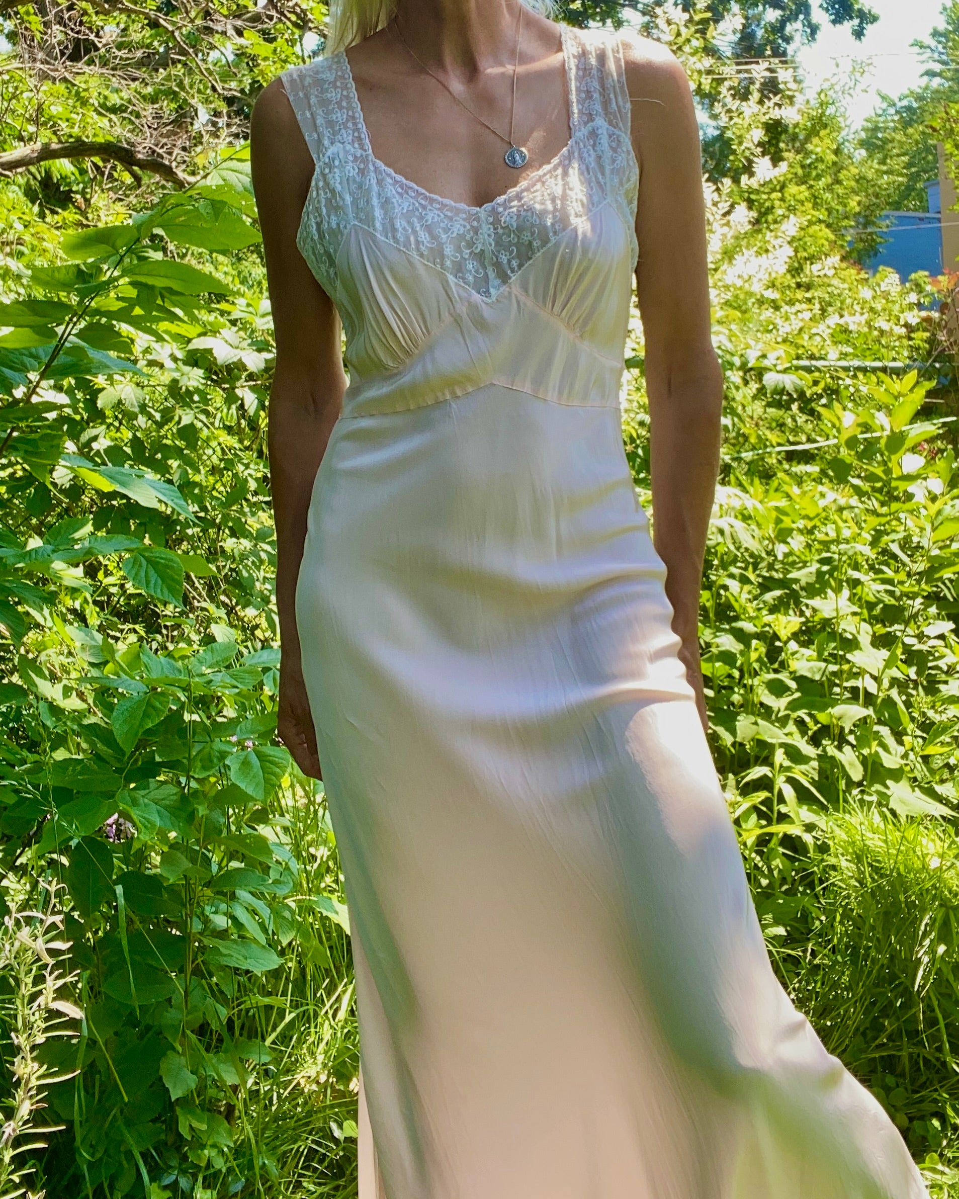 VINTAGE 1930s 1940s Long Bias Cut Rayon Blush Slip Dress with Lace Size ML