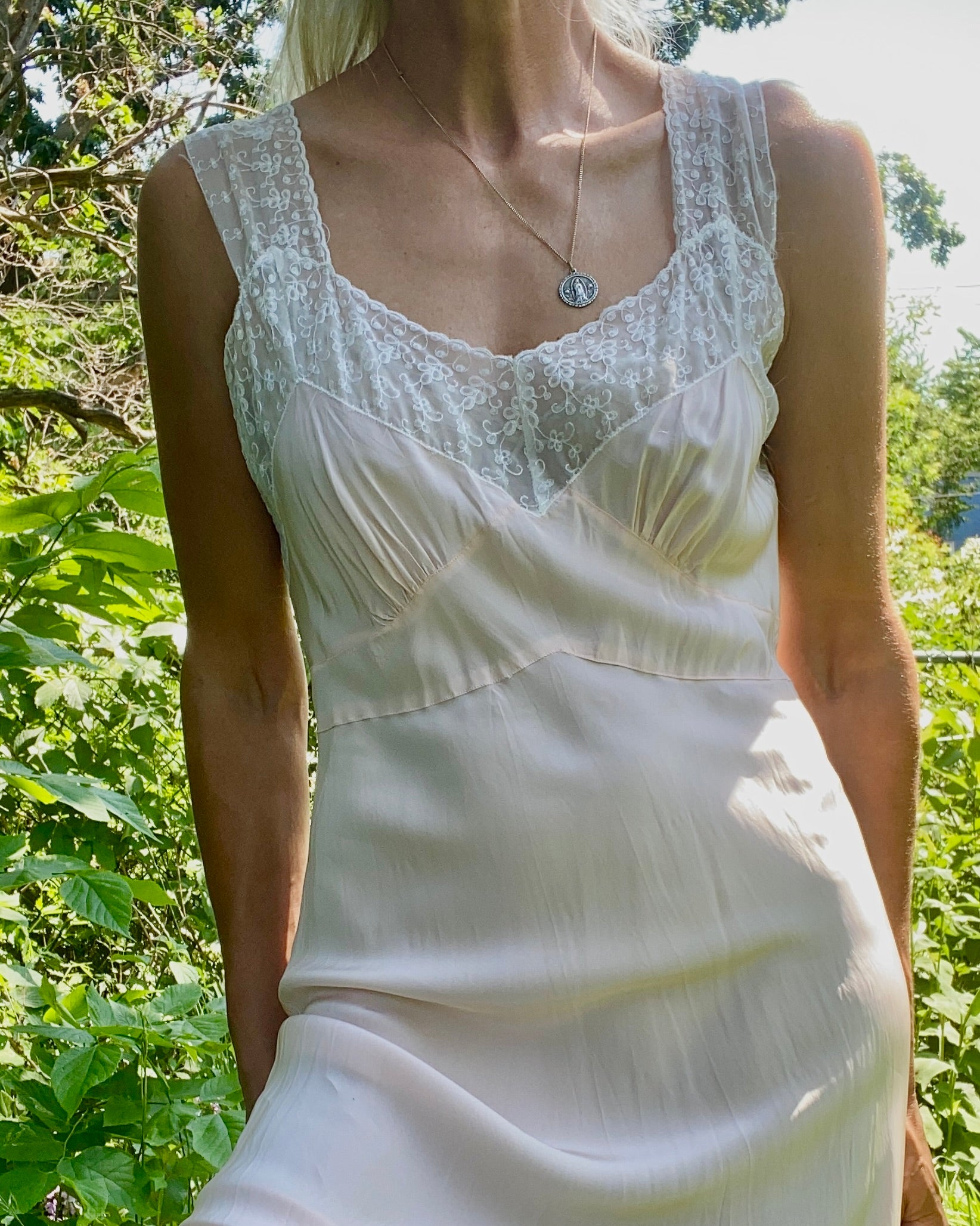 VINTAGE 1930s 1940s Long Bias Cut Rayon Blush Slip Dress with Lace Size ML