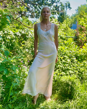 VINTAGE 1930s 1940s Long Bias Cut Rayon Blush Slip Dress with Lace Size ML