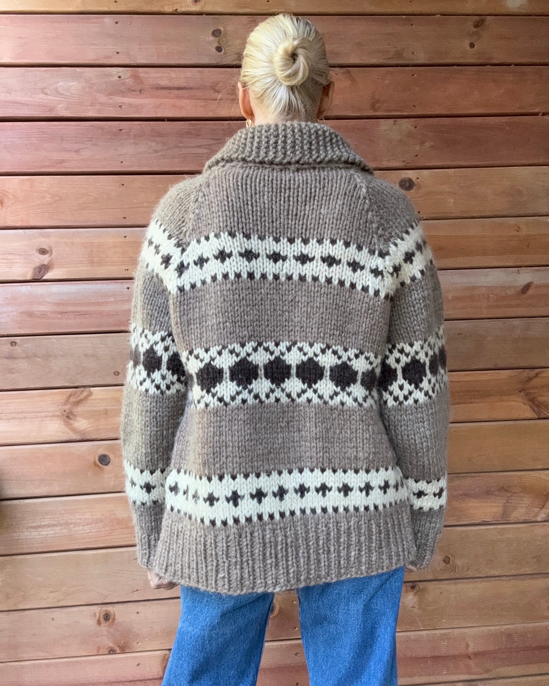 Vintage Hand Knit Cowichan Fair Isle Pattern in Oatmeal Brown and Cream Cardigan Jacket M L Made in Cowichan BC Canada