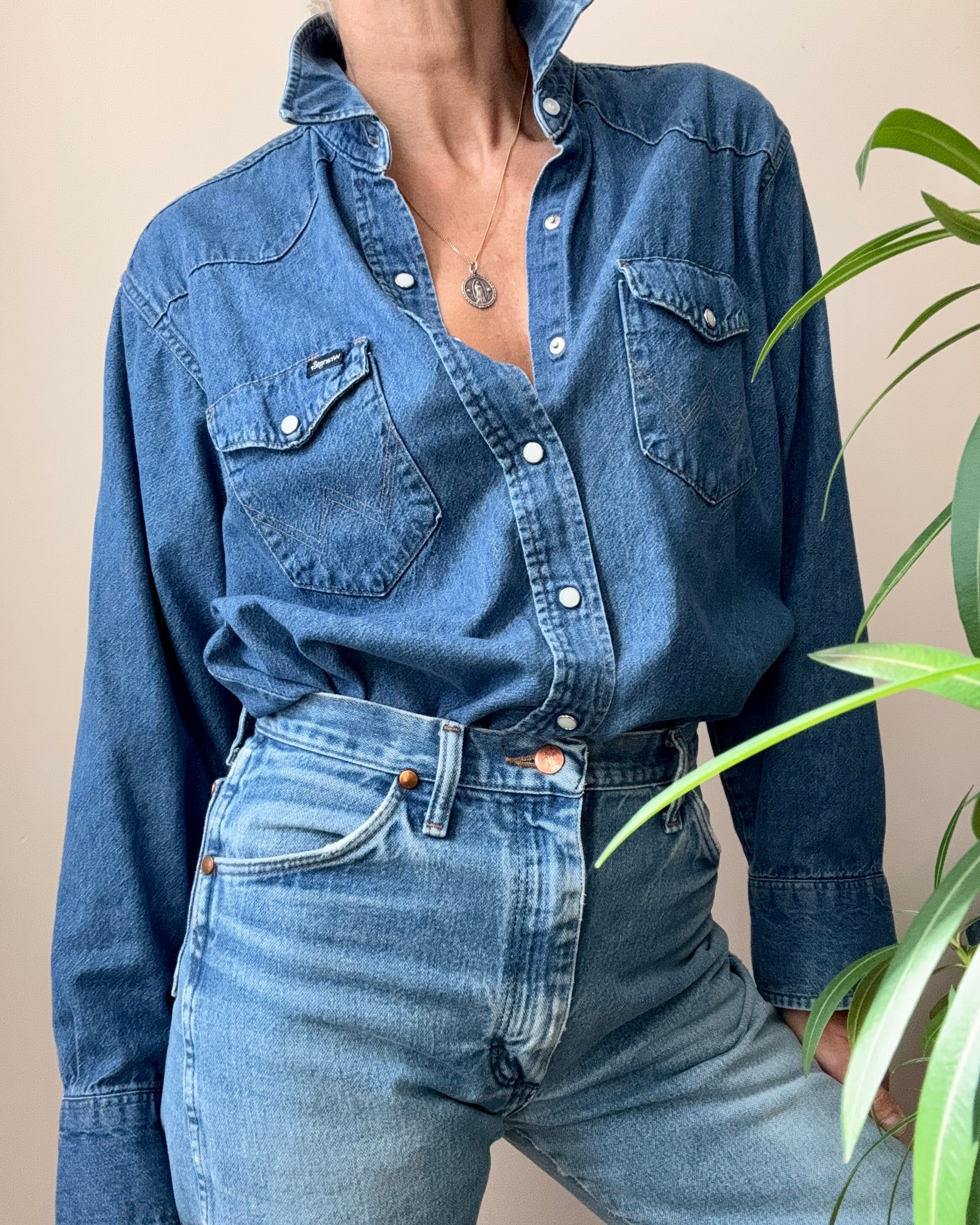 Vintage 1990s Wrangler Classic Pearl Snap Jean Shirt Jacket with X Long Tails Made in USA